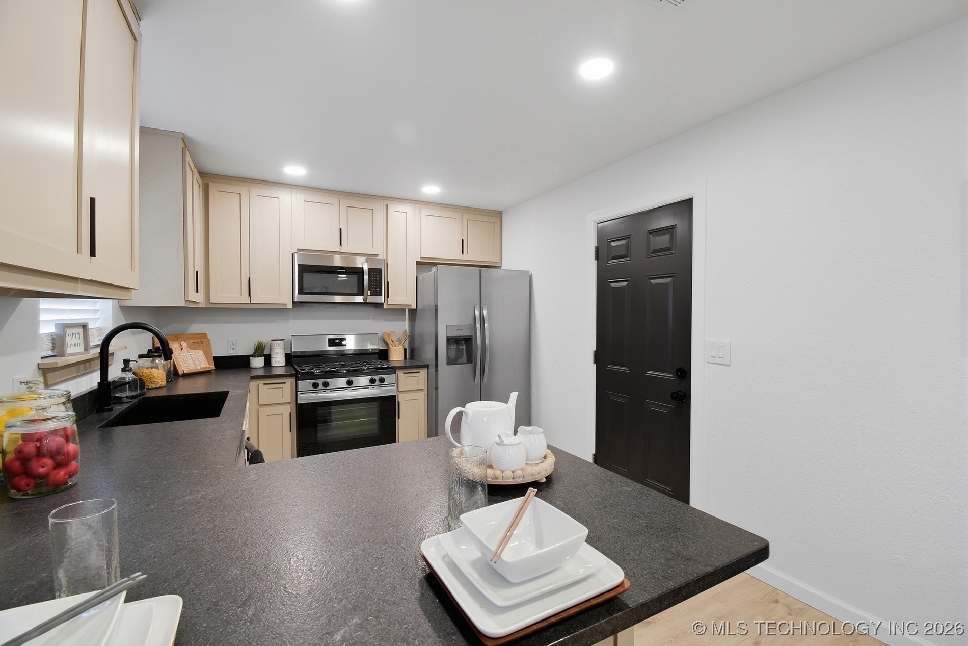 7806 N 121st East Avenue Property Photo 12