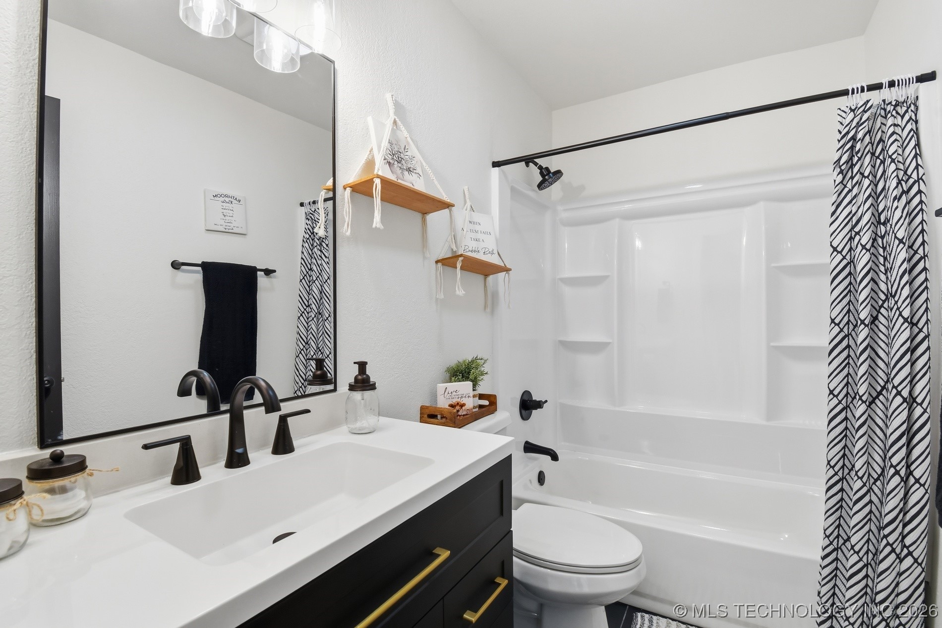 7806 N 121st East Avenue Property Photo 16