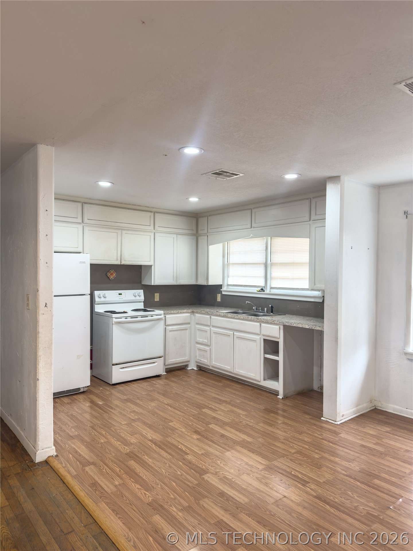 806 15th Avenue Nw Property Photo 2