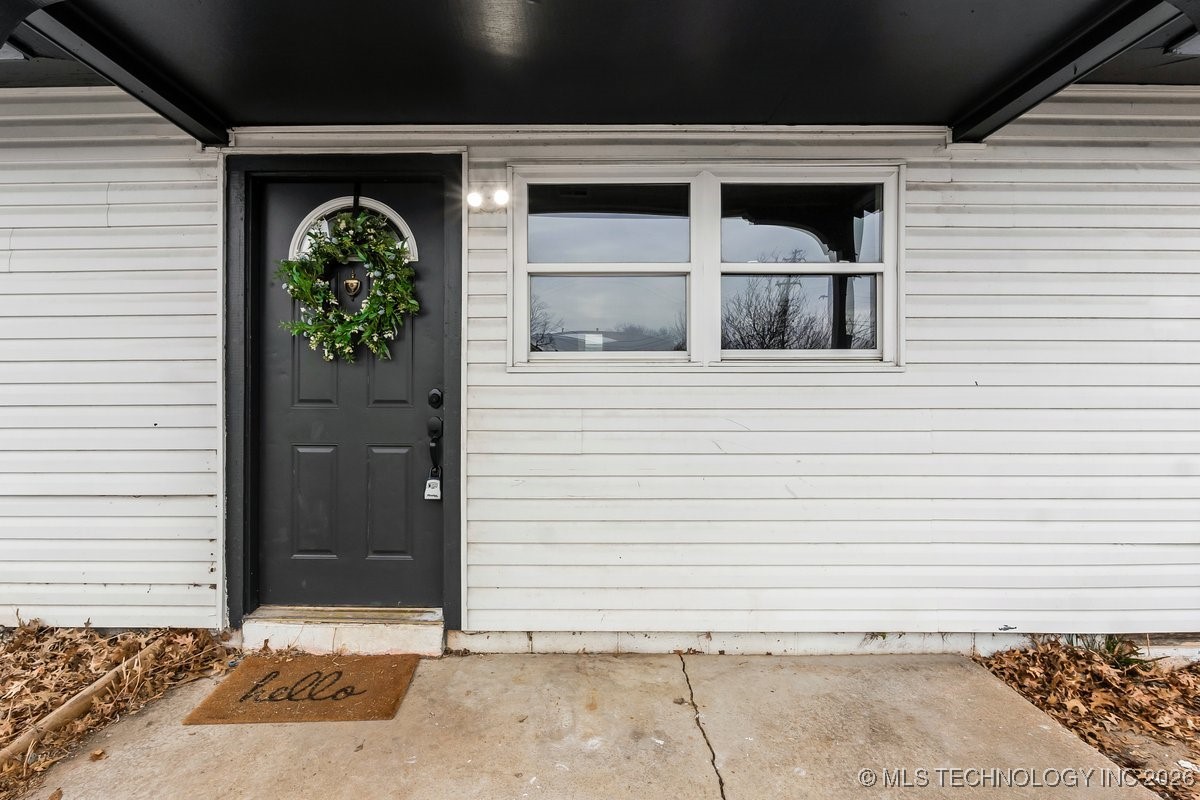 2124 S Main Street Property Photo 2