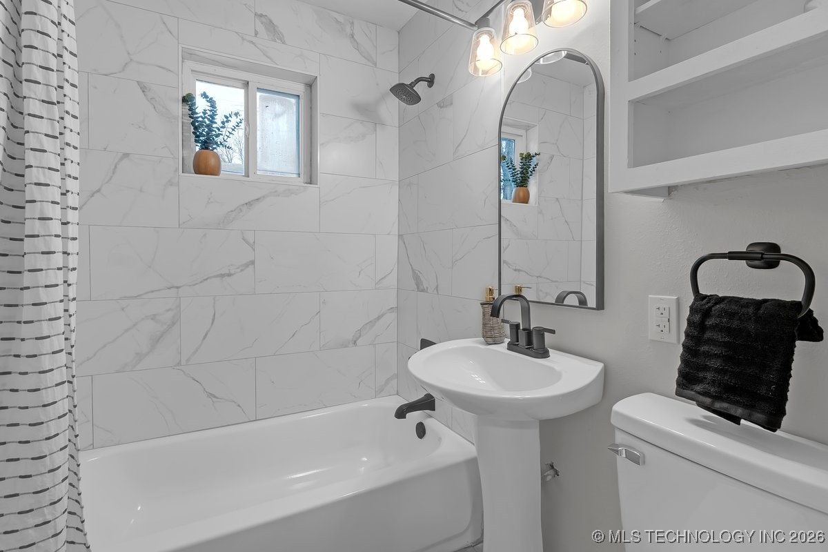 2124 S Main Street Property Photo 13