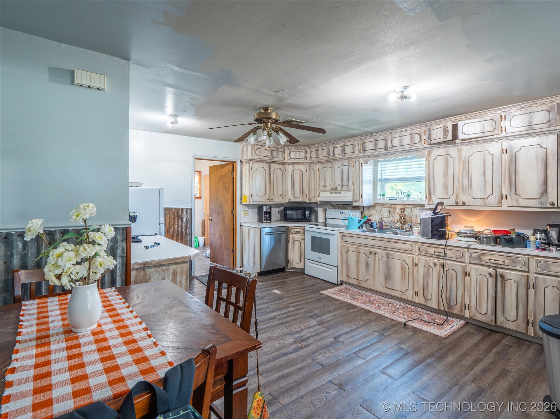 419000 E 1110 Road Property Photo 8