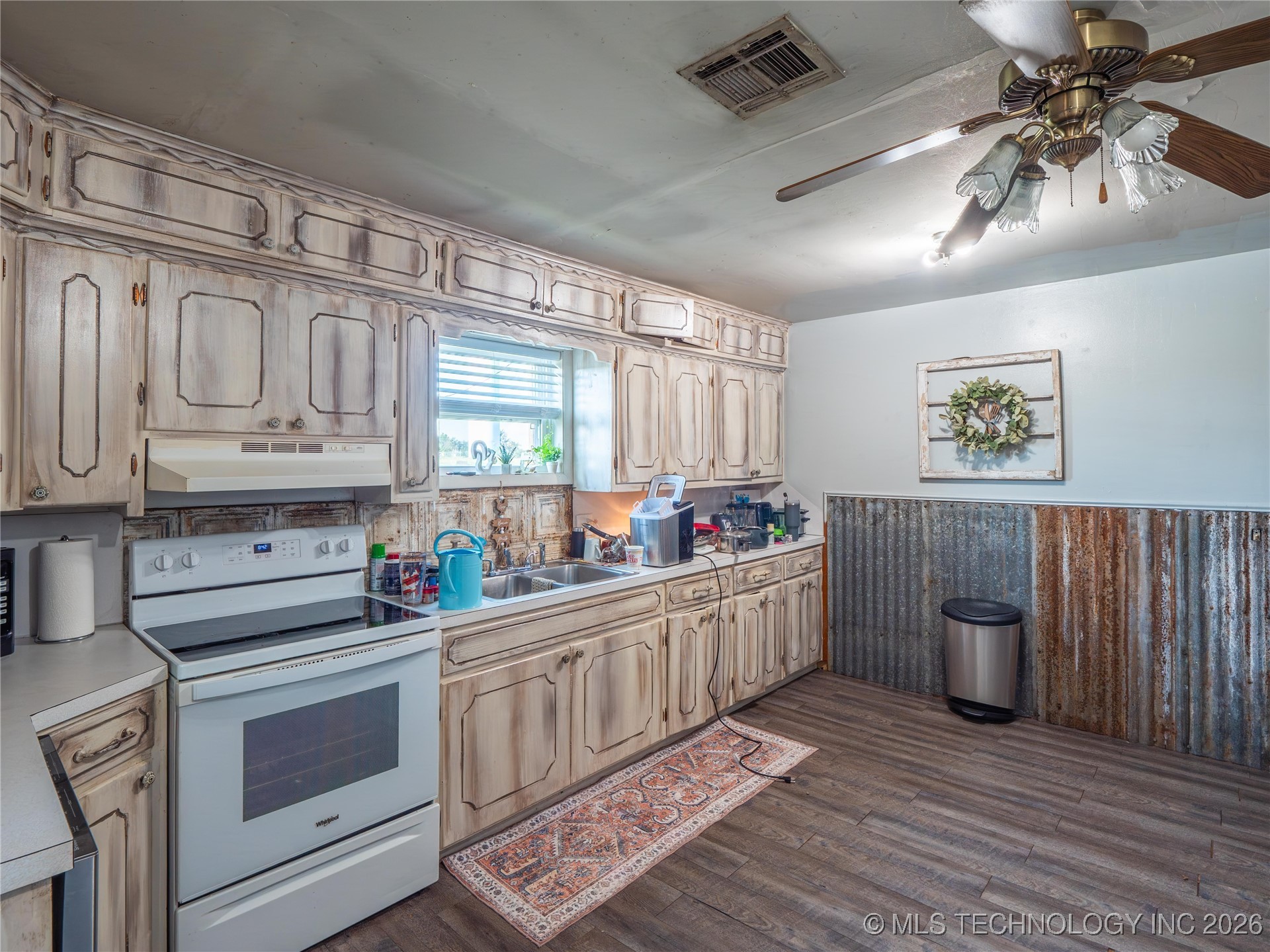 419000 E 1110 Road Property Photo 9