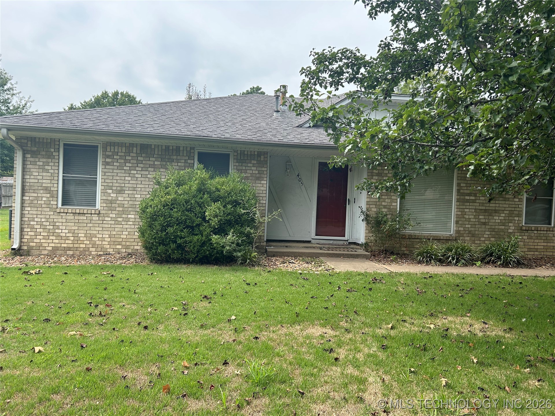 405 S Mcgee Property Photo 1