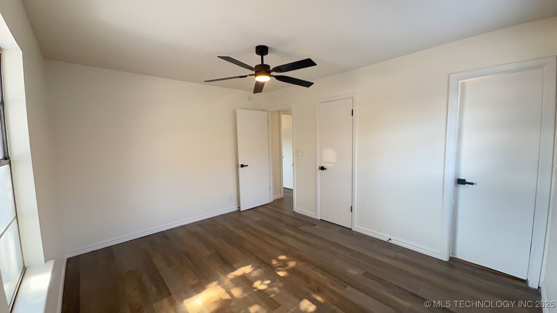 427 E F Street N Property Photo 6