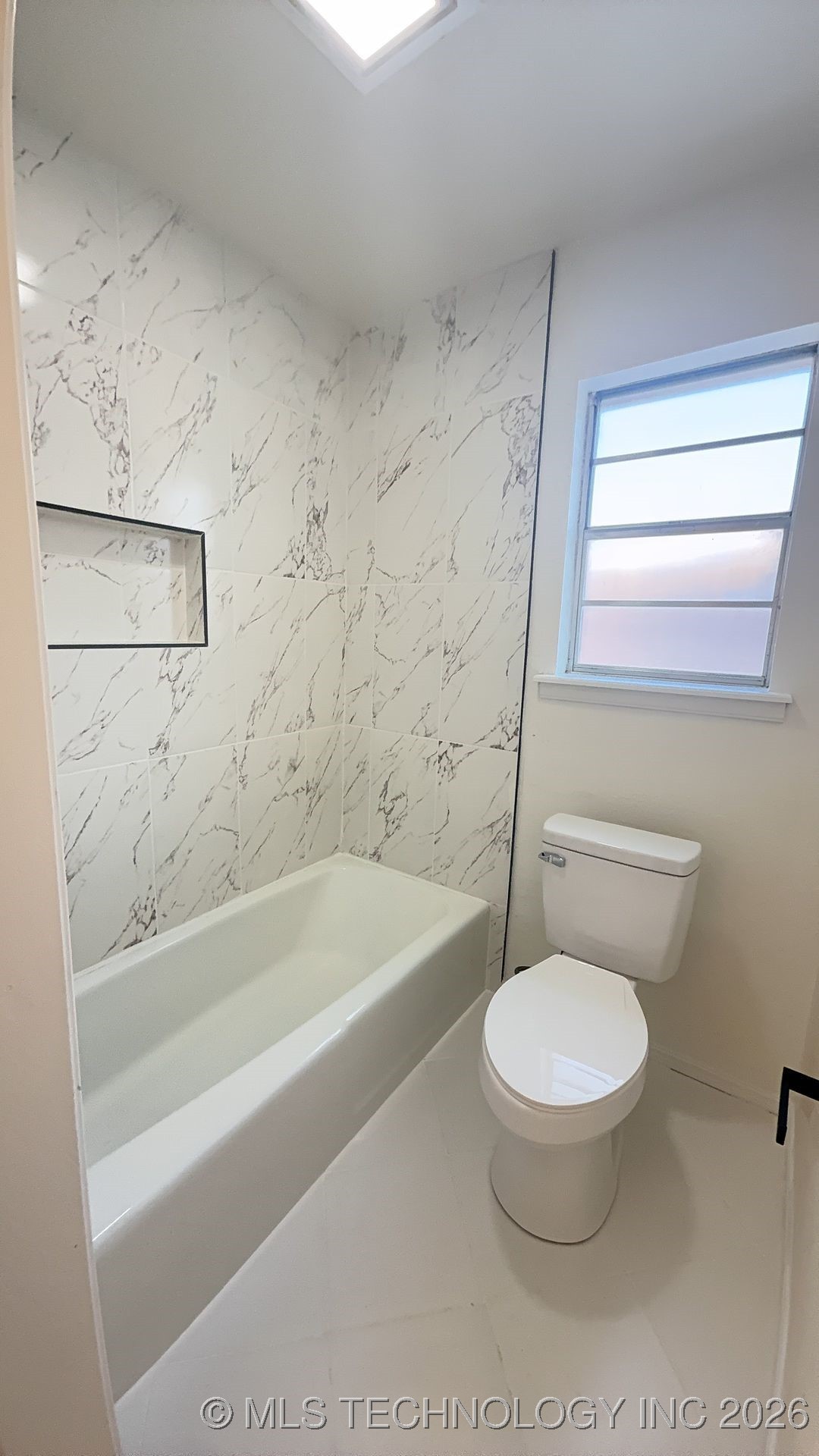 427 E F Street N Property Photo 11