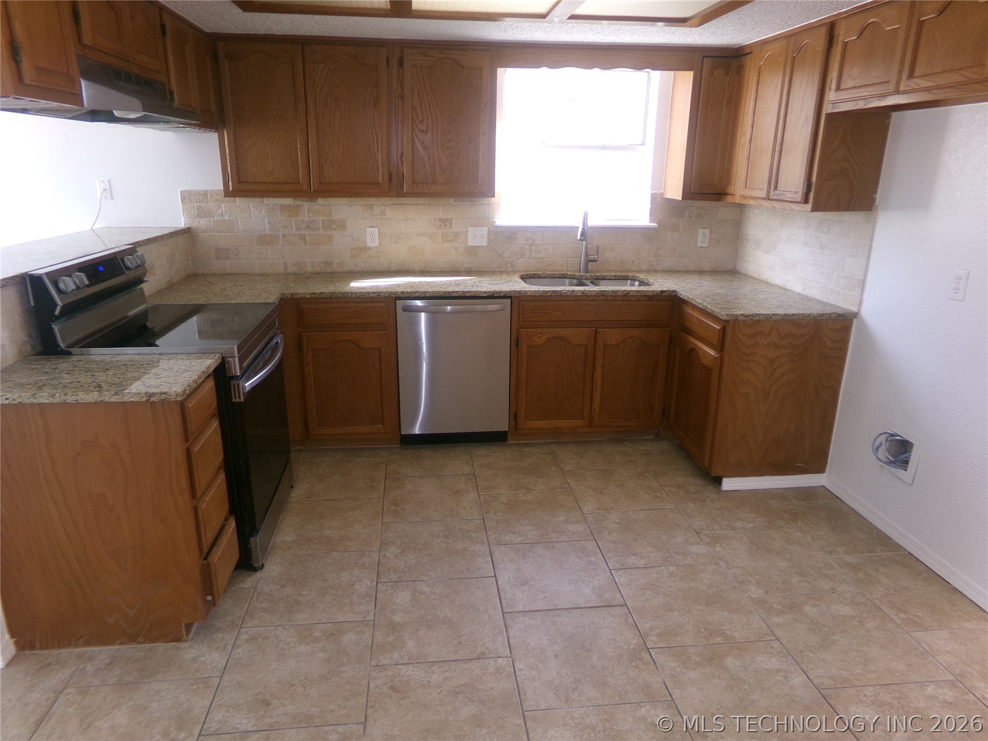 7415 E 89th Place S Property Photo 6