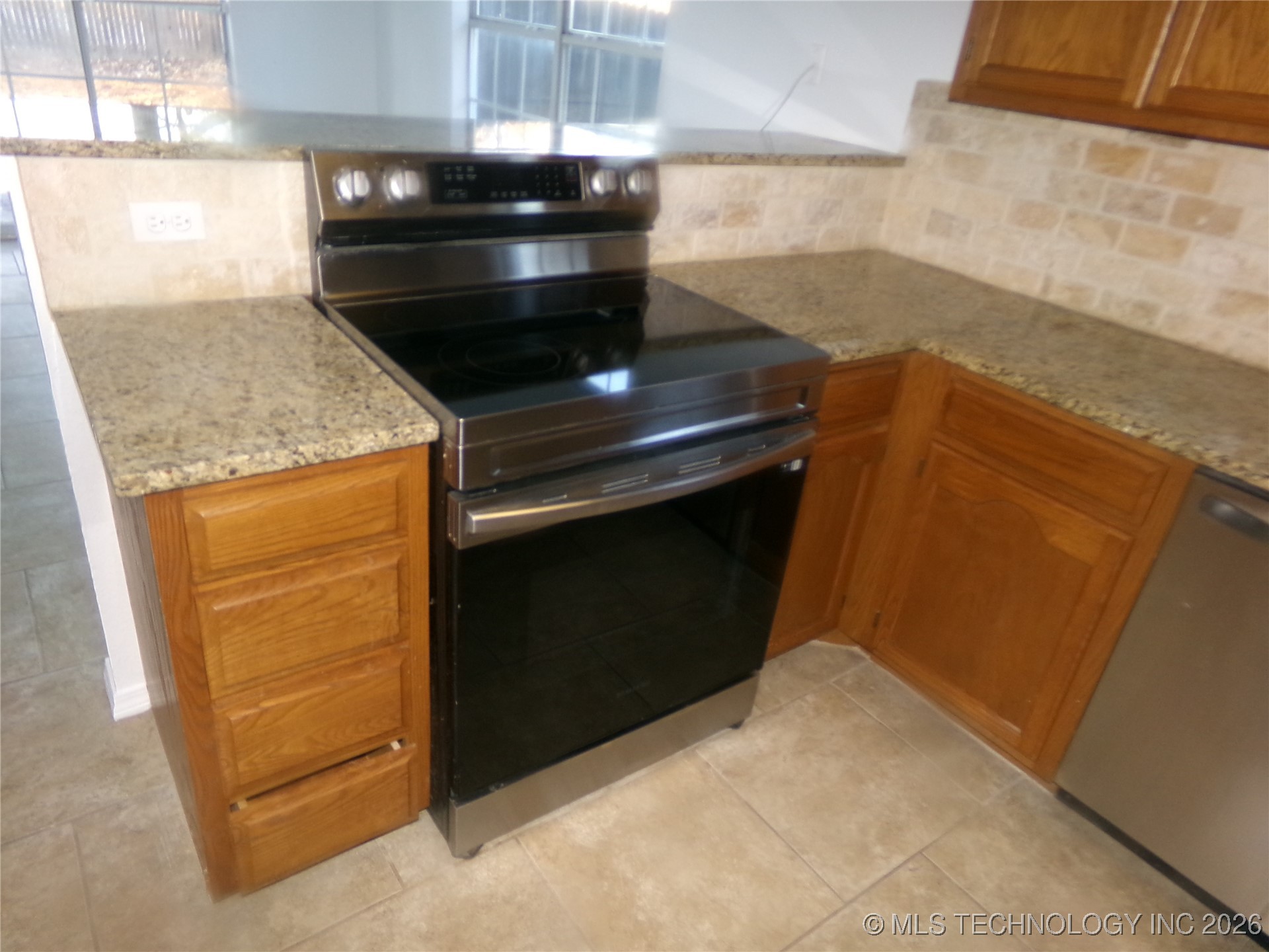 7415 E 89th Place S Property Photo 8