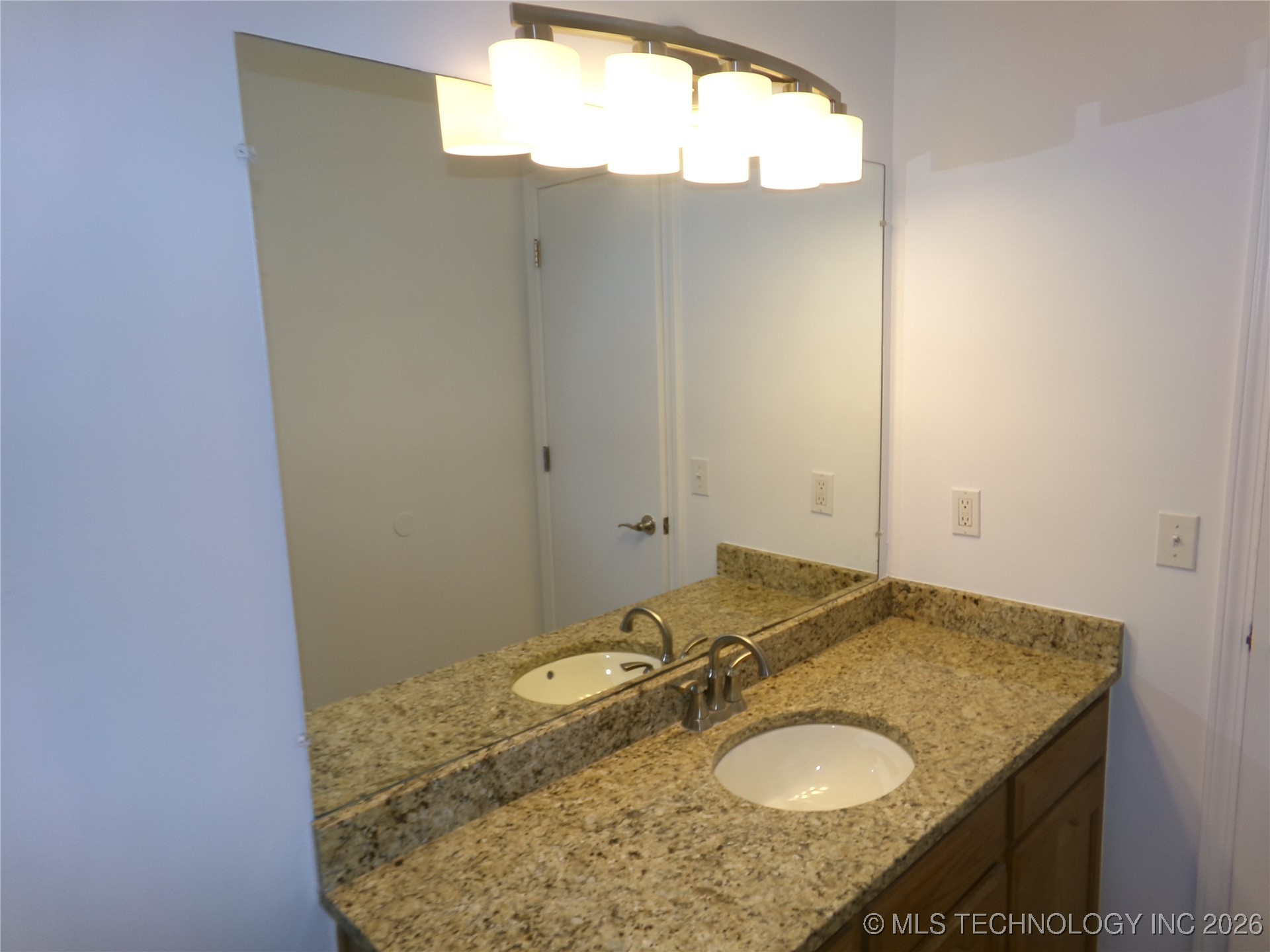 7415 E 89th Place S Property Photo 14