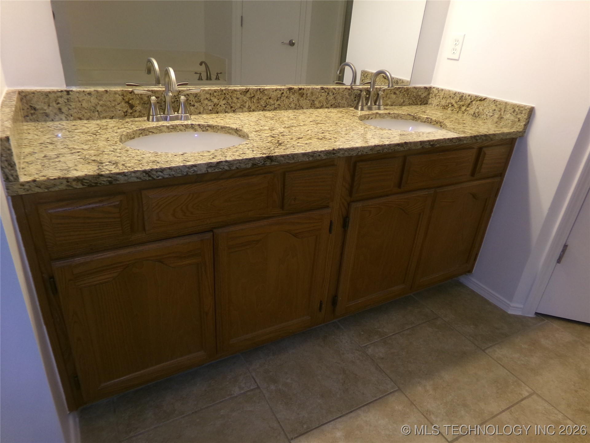 7415 E 89th Place S Property Photo 18