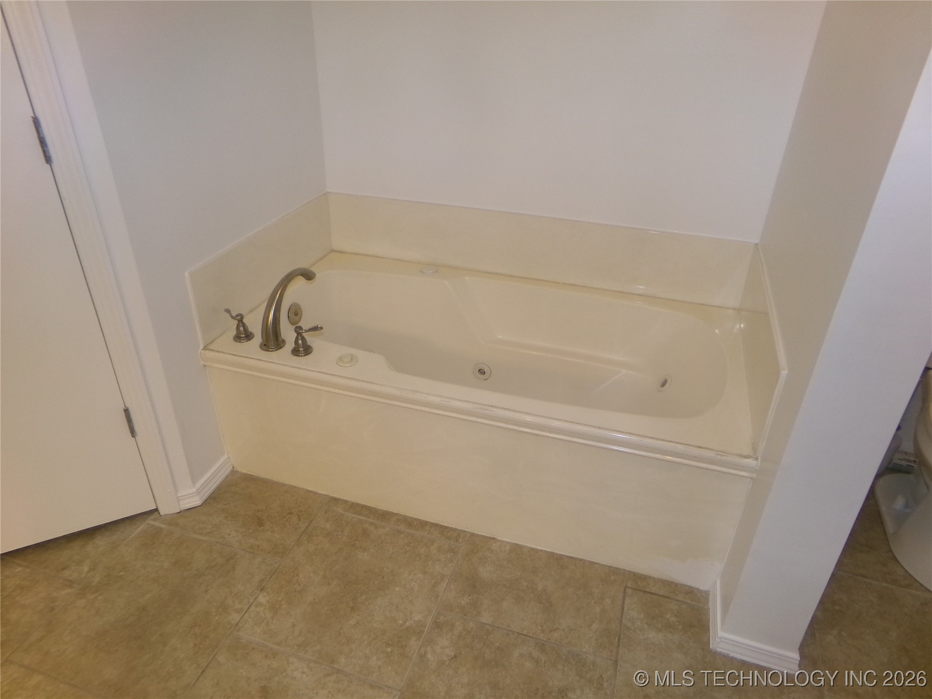 7415 E 89th Place S Property Photo 19