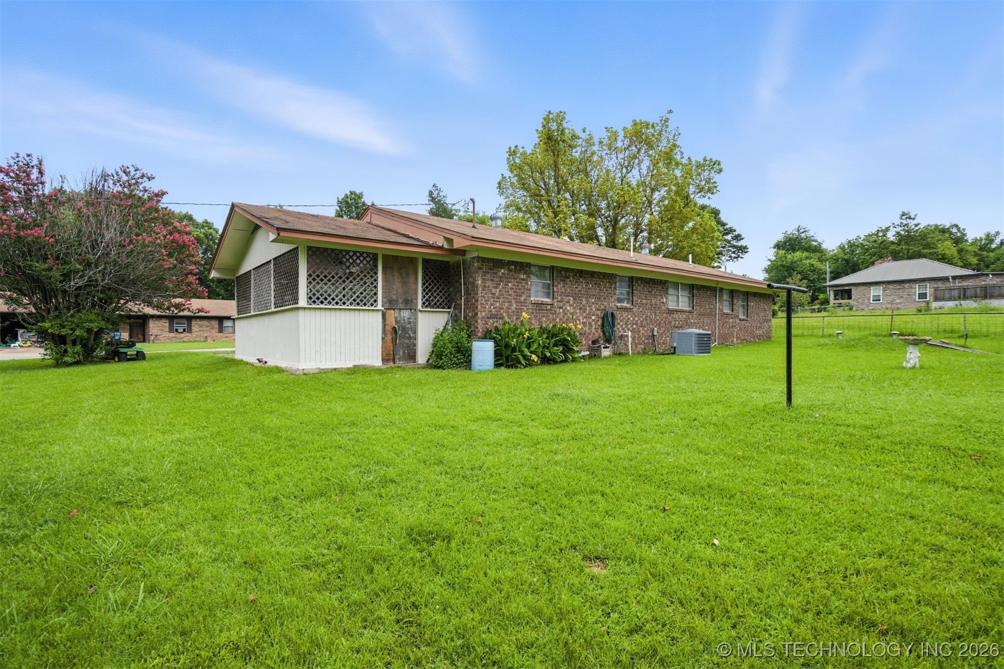 201 Main Property Photo 2