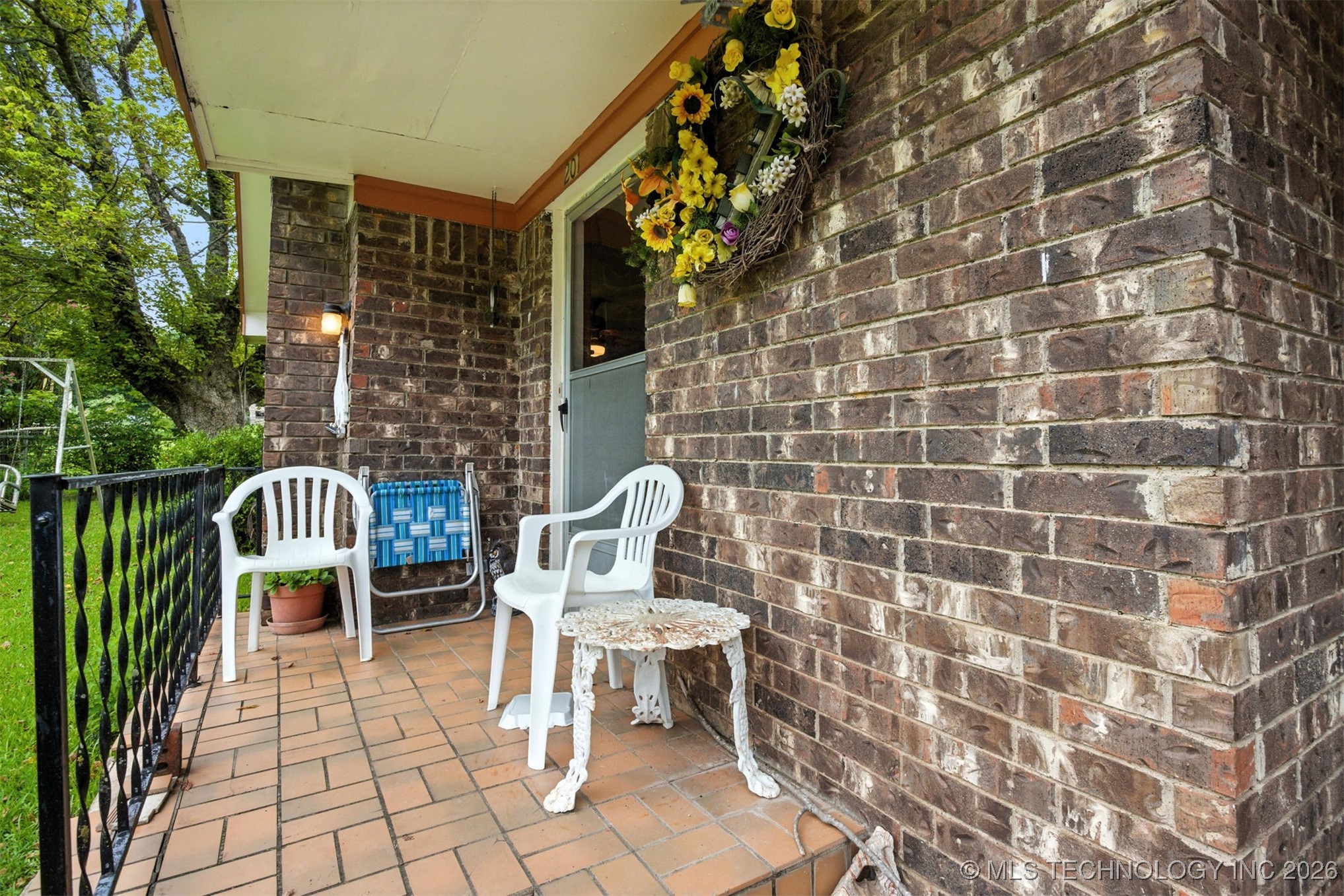 201 Main Property Photo 5