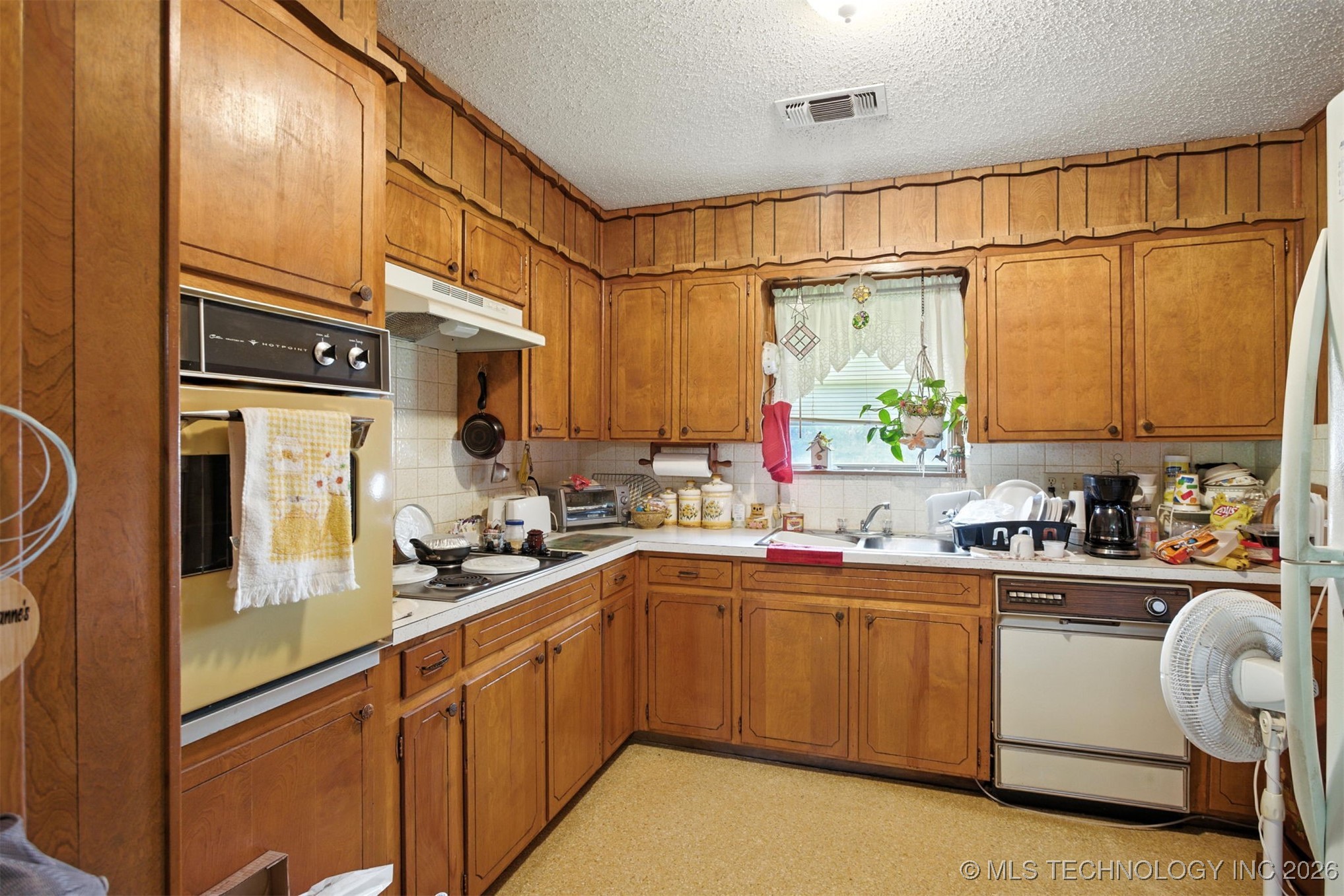 201 Main Property Photo 9