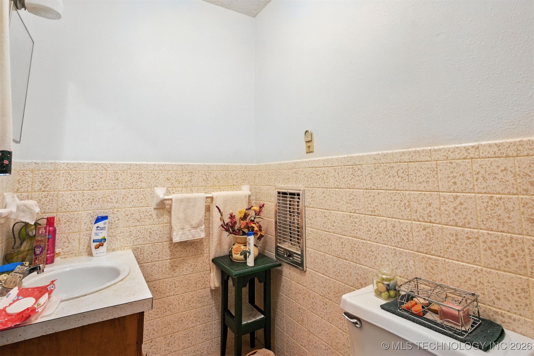 201 Main Property Photo 17