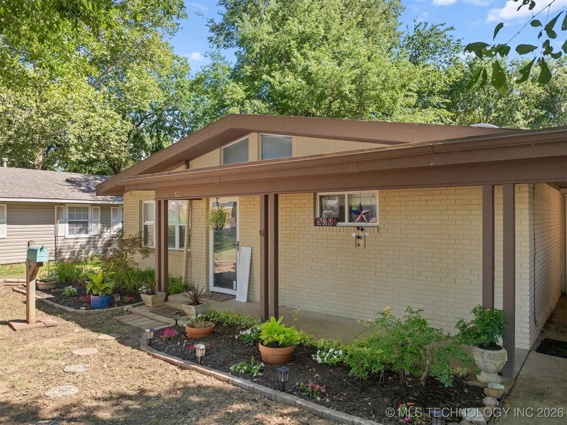 532 Hammers Road Property Photo 4