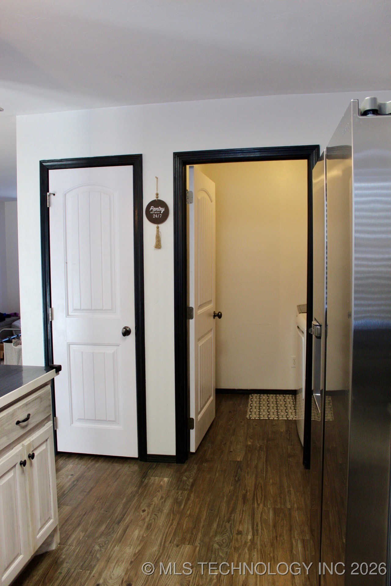 821 Cardinal Street Property Photo 8