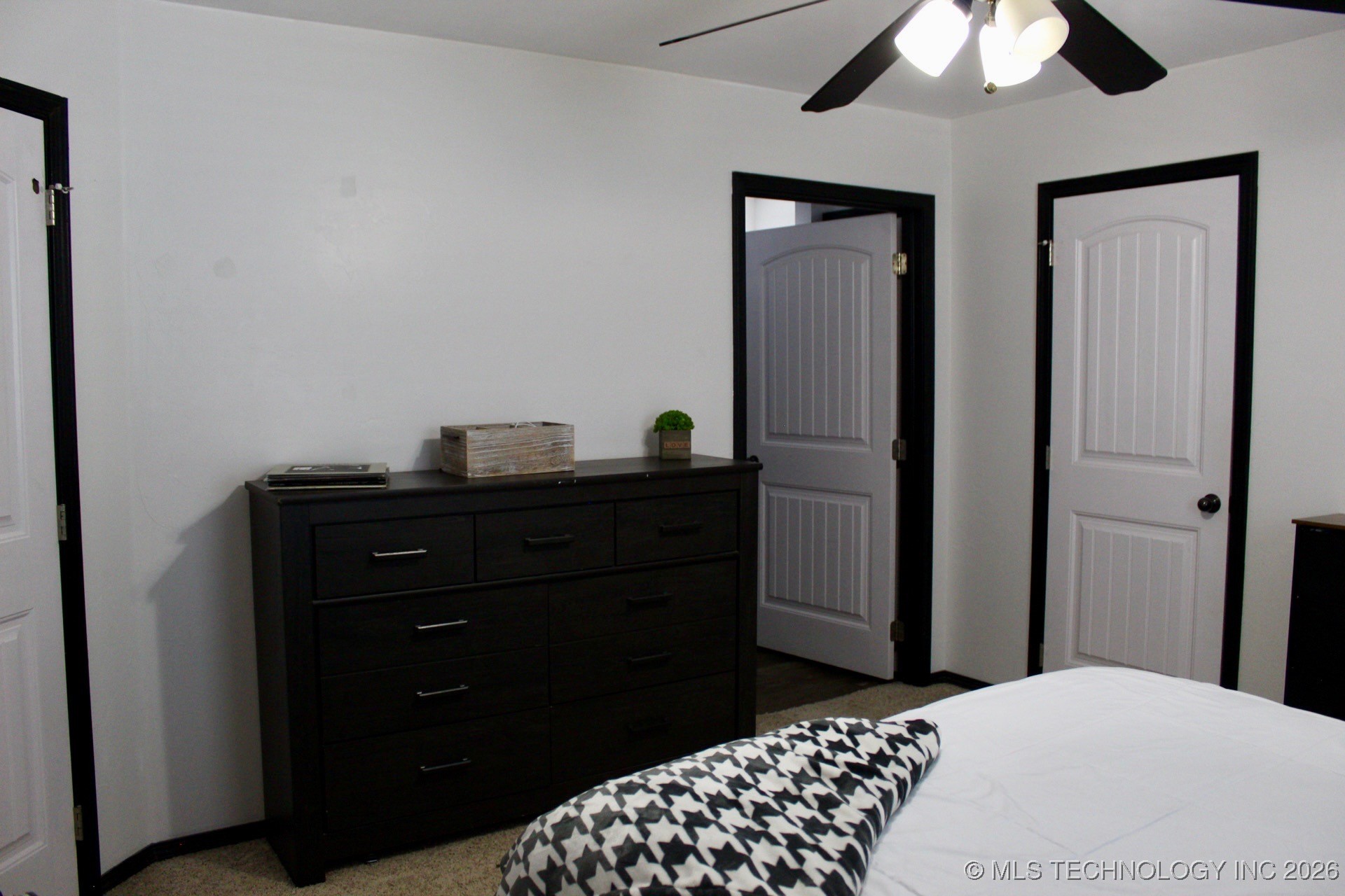 821 Cardinal Street Property Photo 14