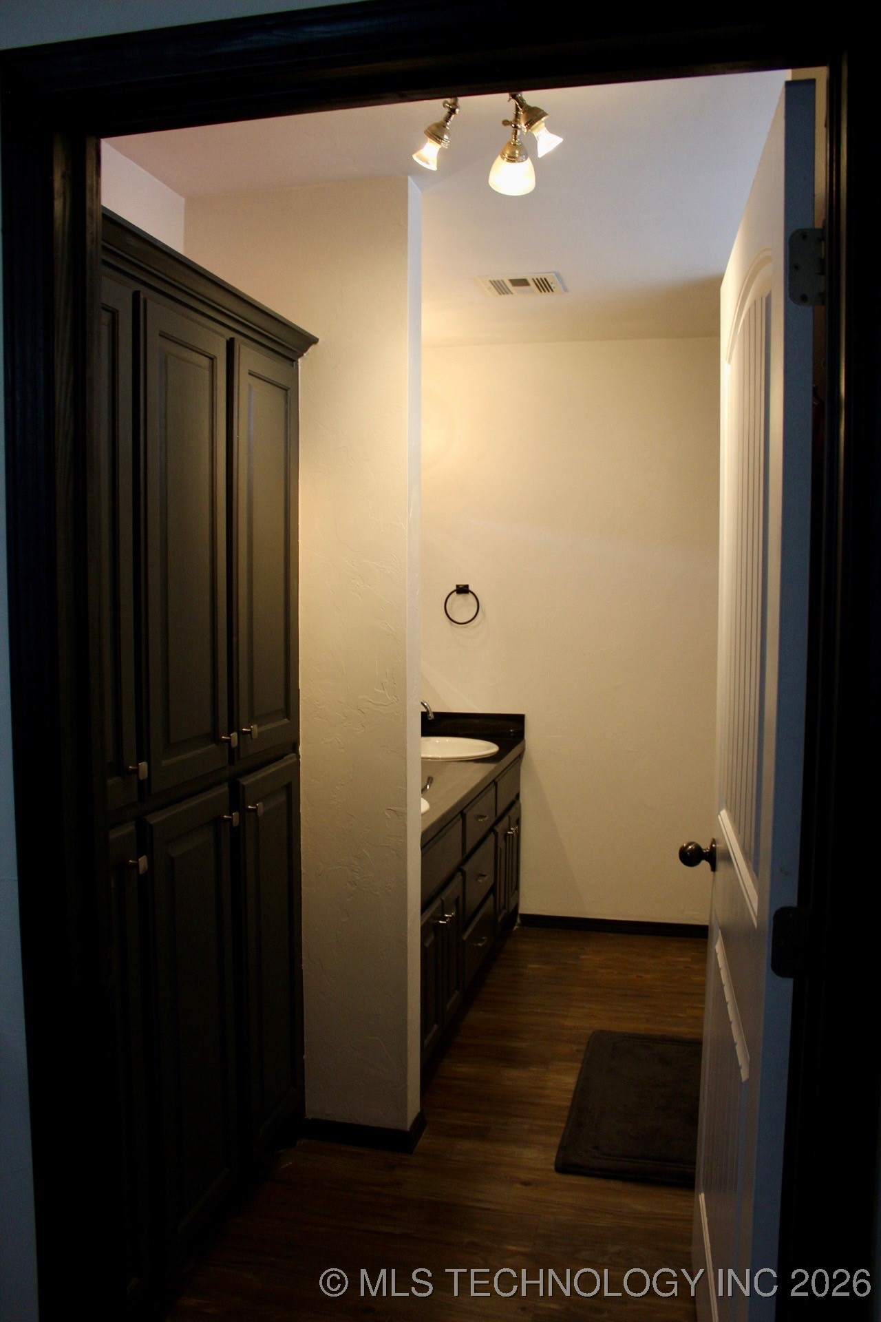 821 Cardinal Street Property Photo 15