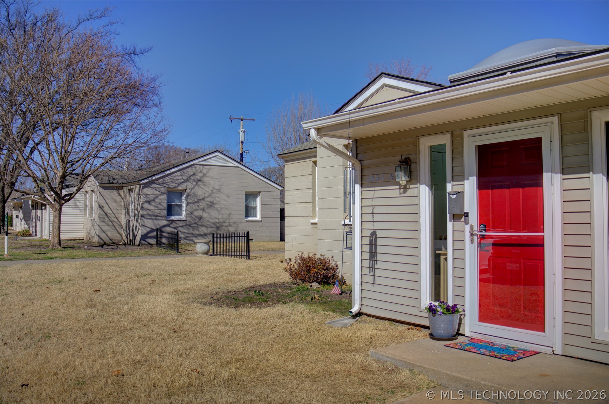1437 E 39th Street A Property Photo 3