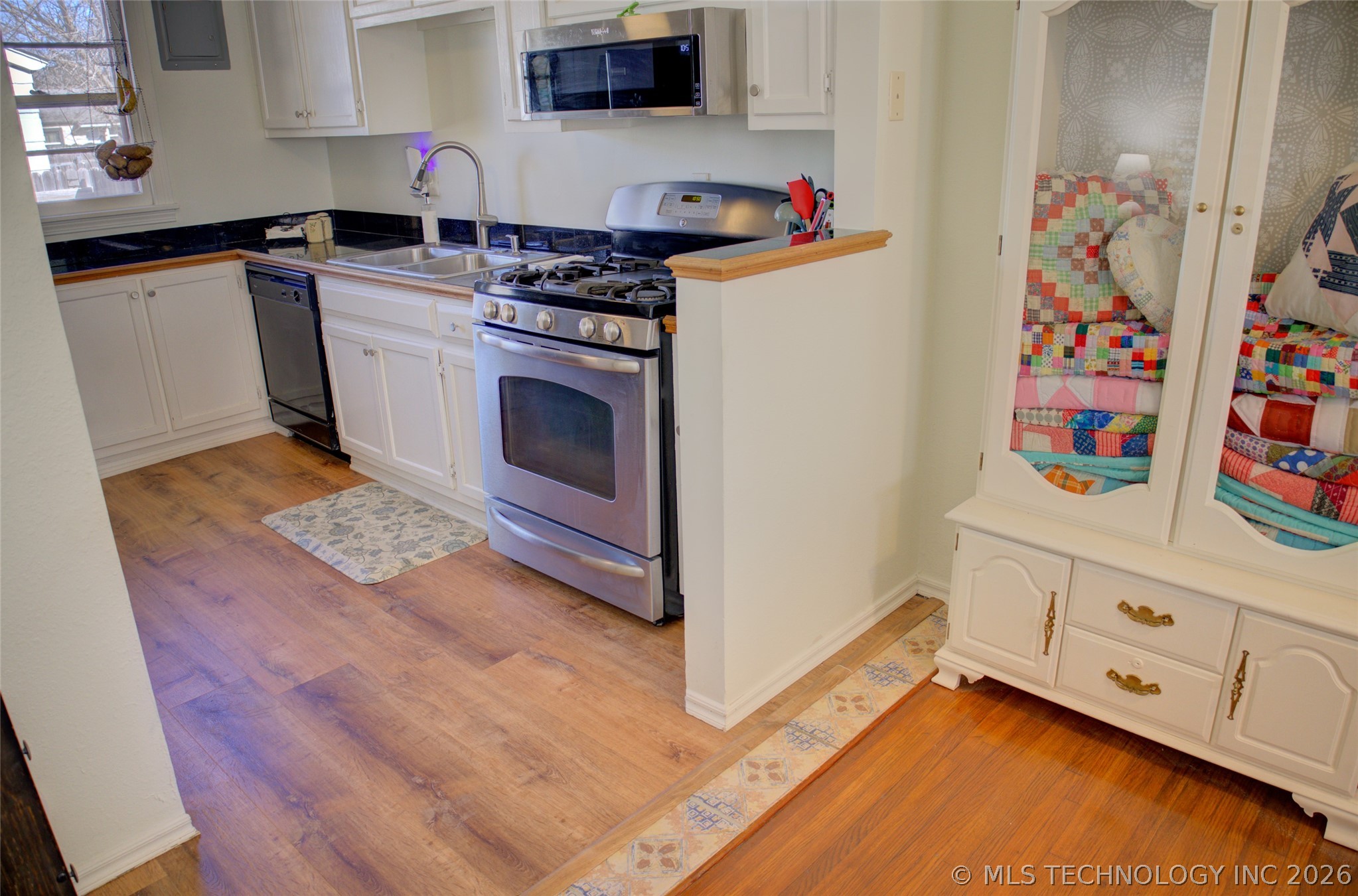 1437 E 39th Street A Property Photo 14