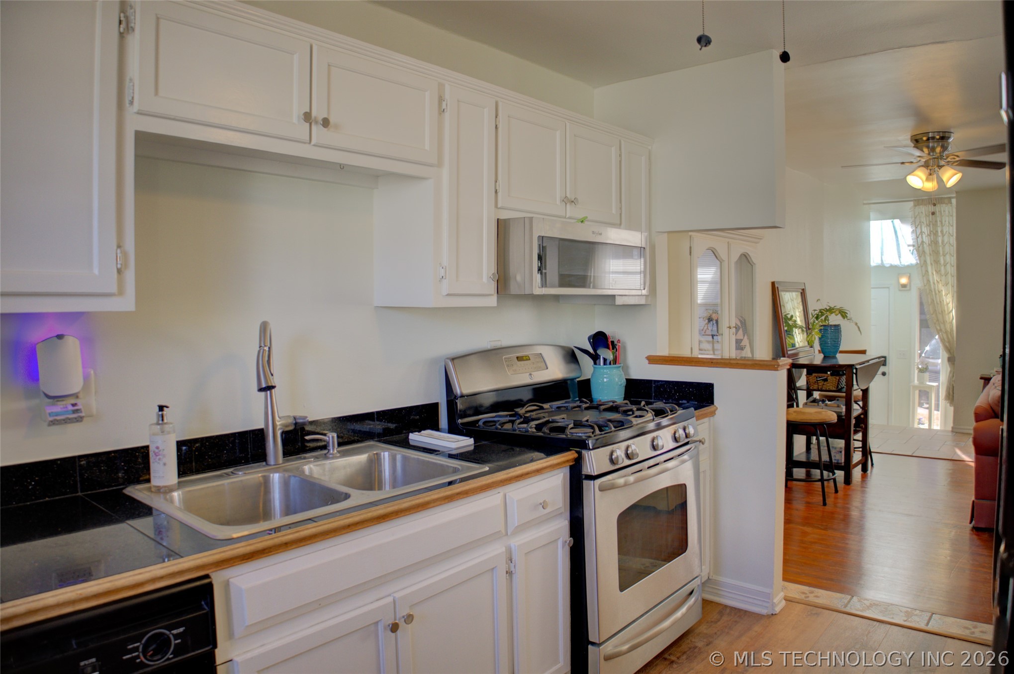 1437 E 39th Street A Property Photo 16