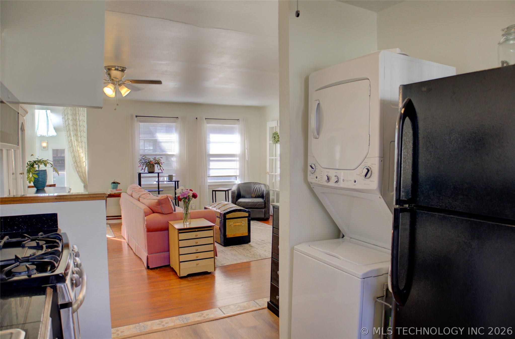 1437 E 39th Street A Property Photo 17