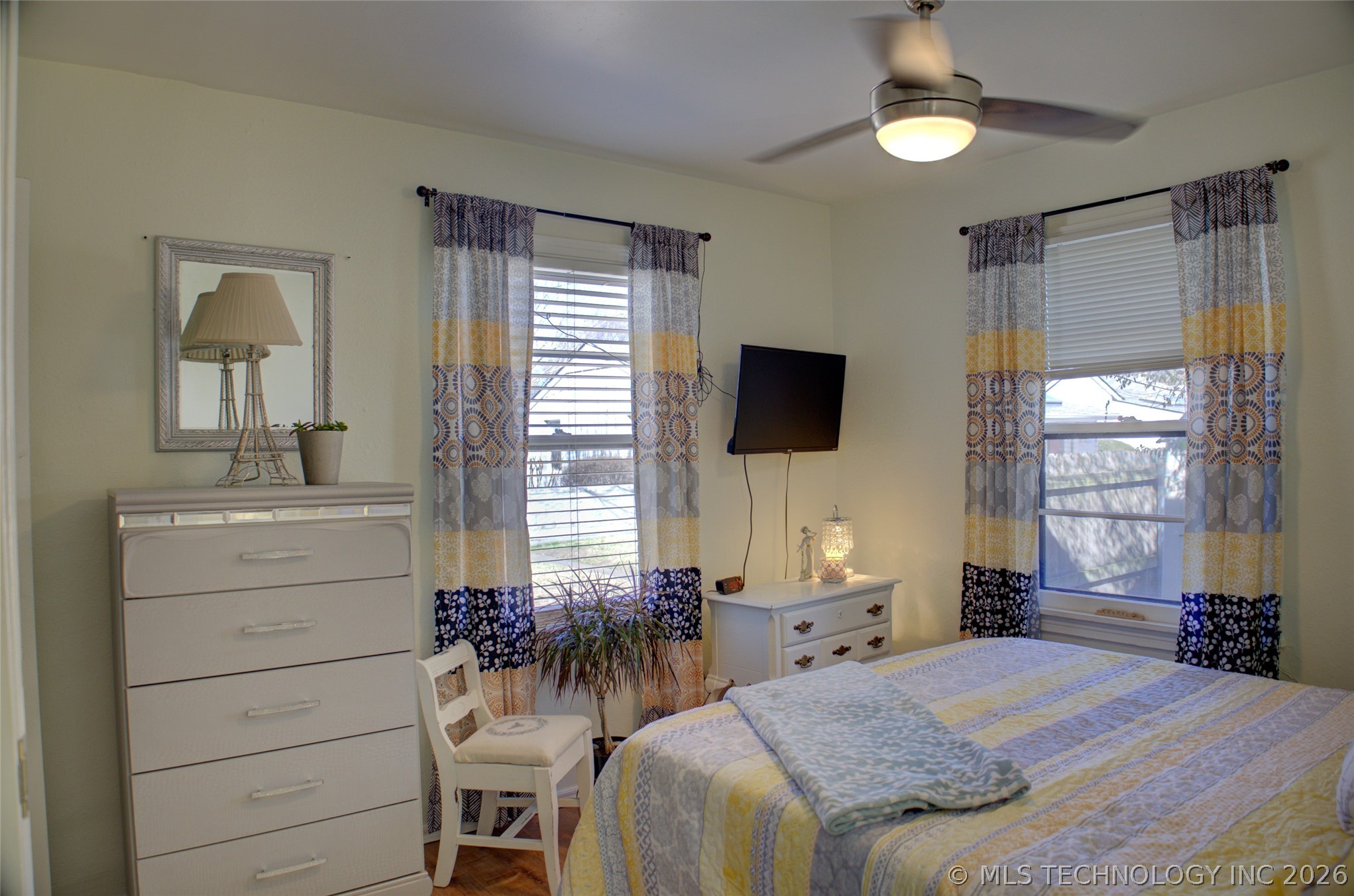 1437 E 39th Street A Property Photo 18