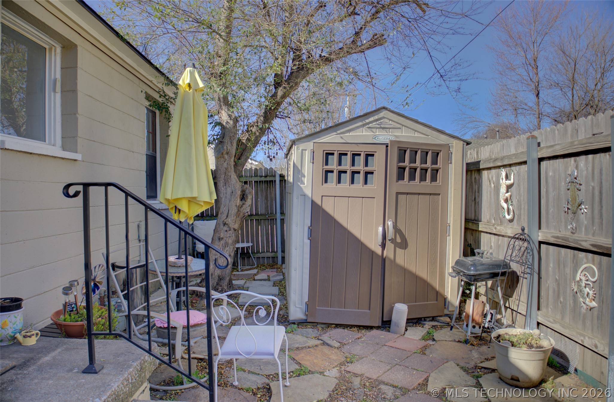 1437 E 39th Street A Property Photo 24