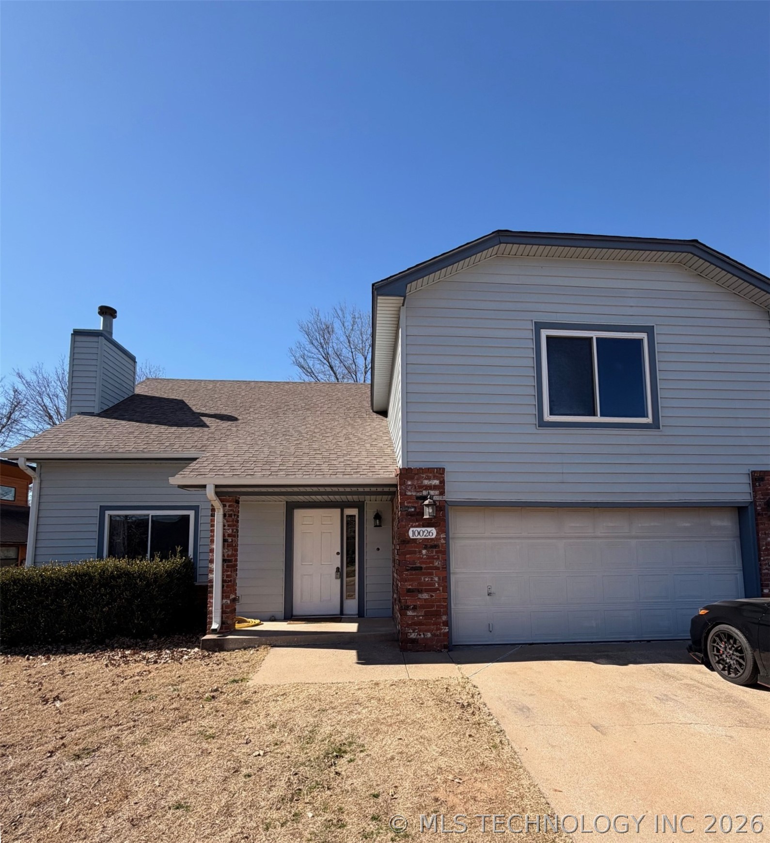 10026 S 93rd Avenue E Property Photo 2