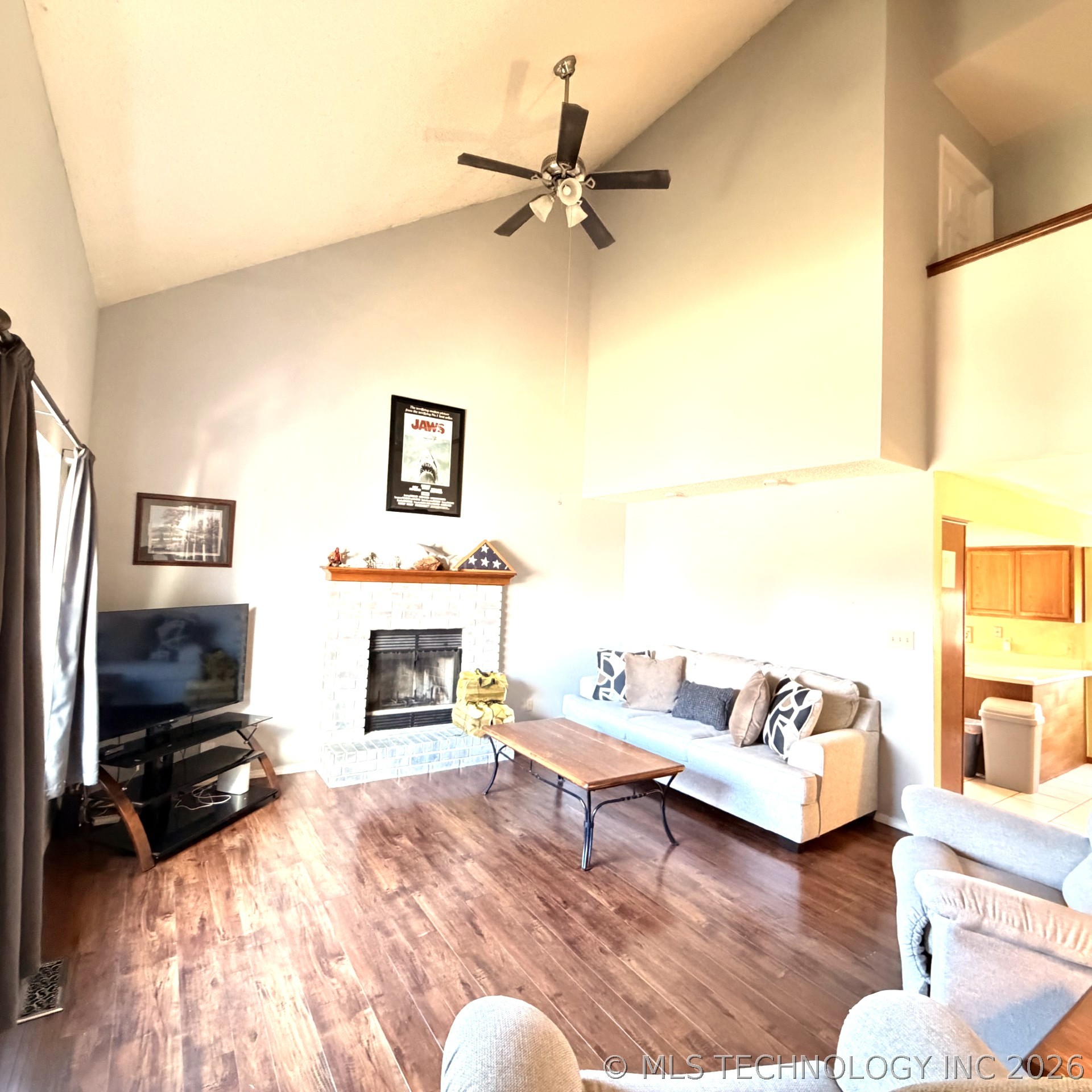 10026 S 93rd Avenue E Property Photo 4