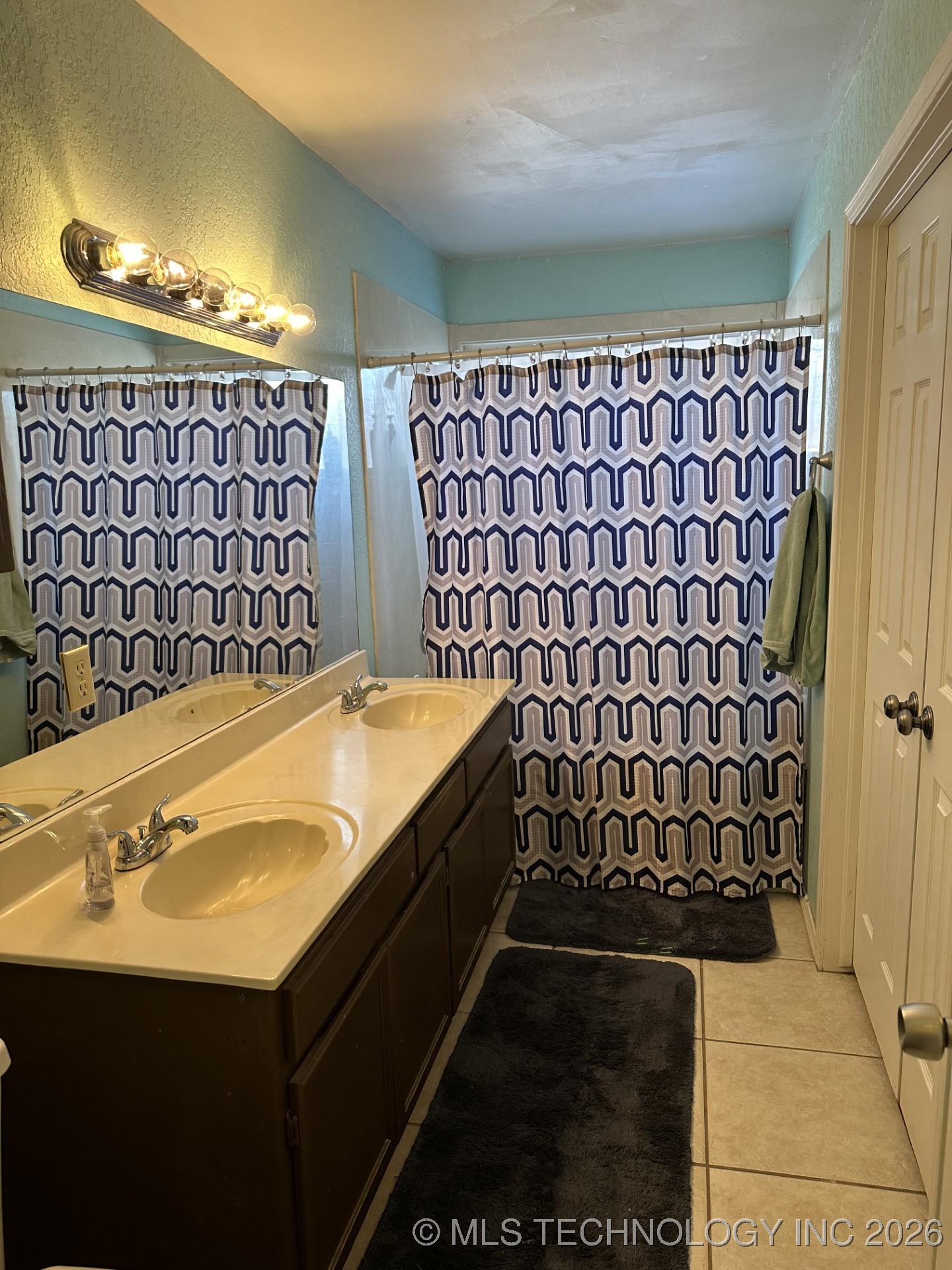 10026 S 93rd Avenue E Property Photo 14