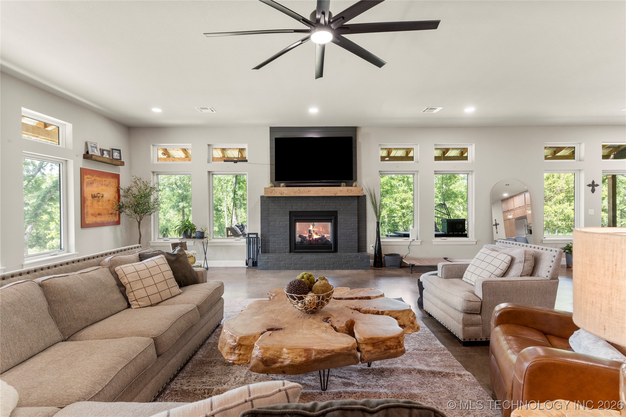 8562 Adams Creek Road Property Photo 6