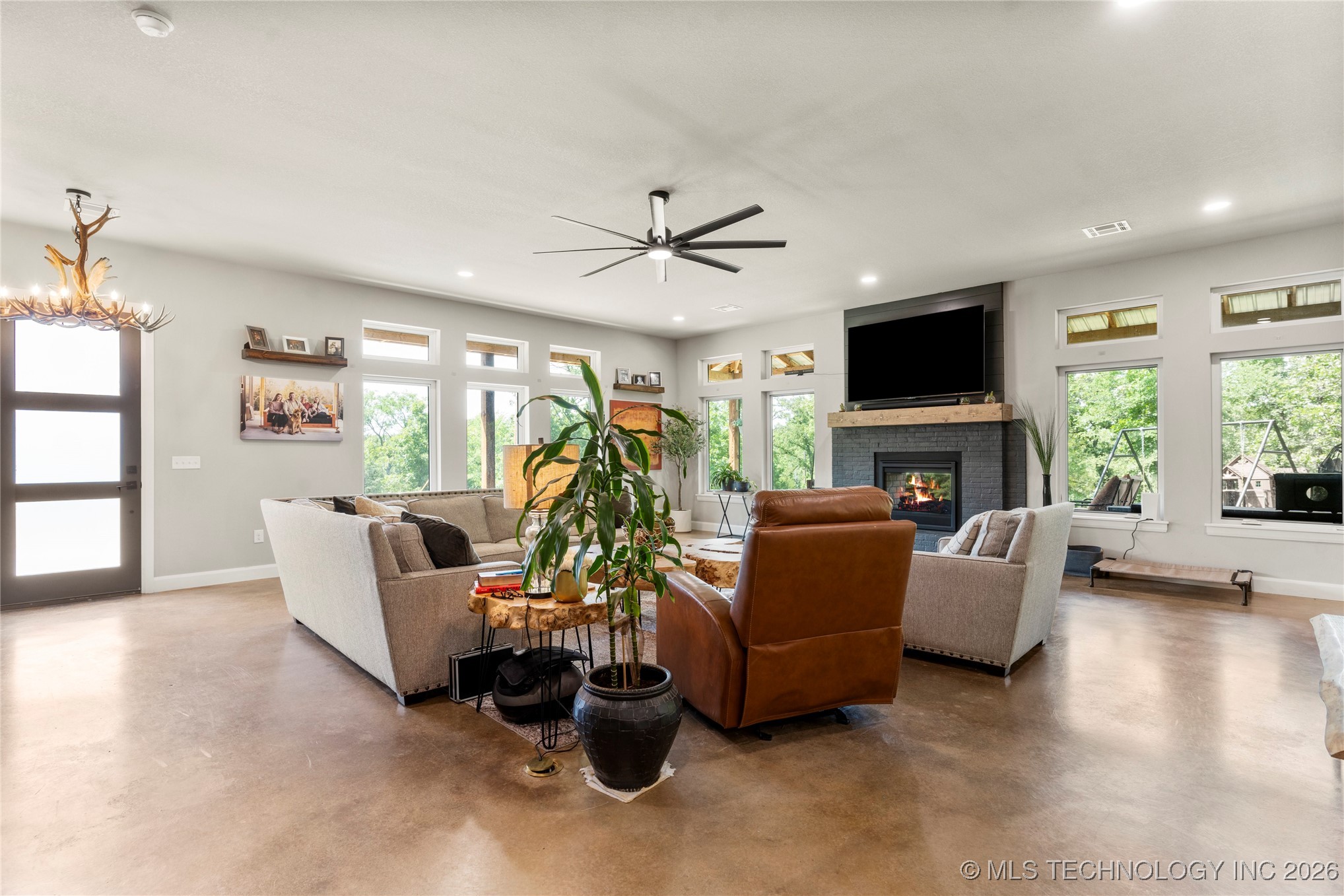 8562 Adams Creek Road Property Photo 13