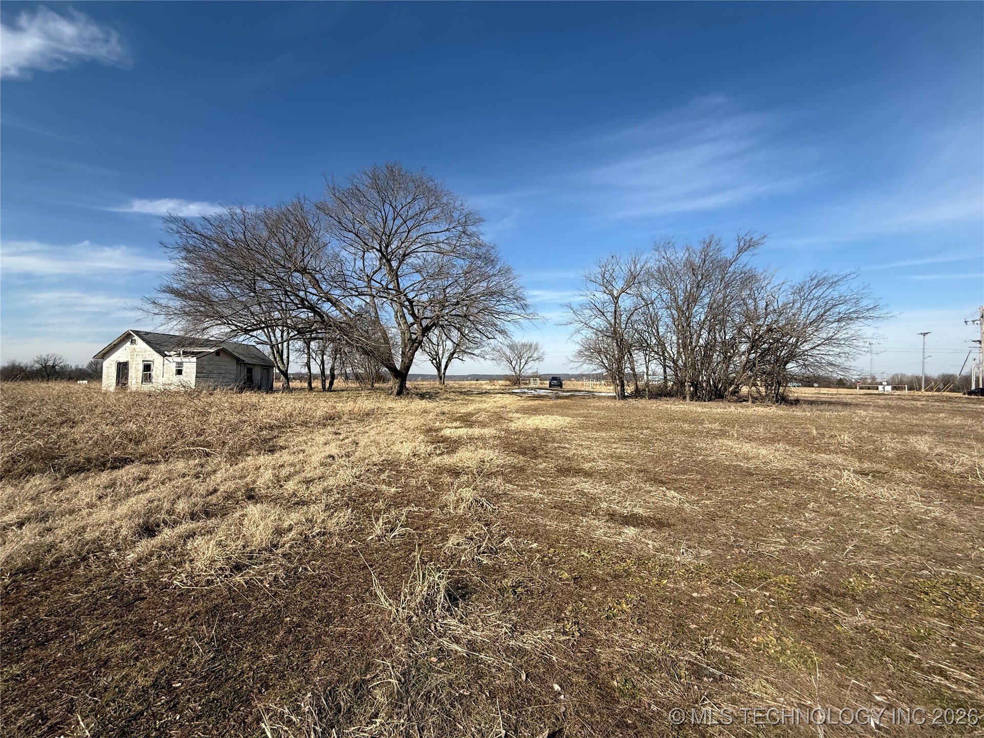 W Oak Street Property Photo 7