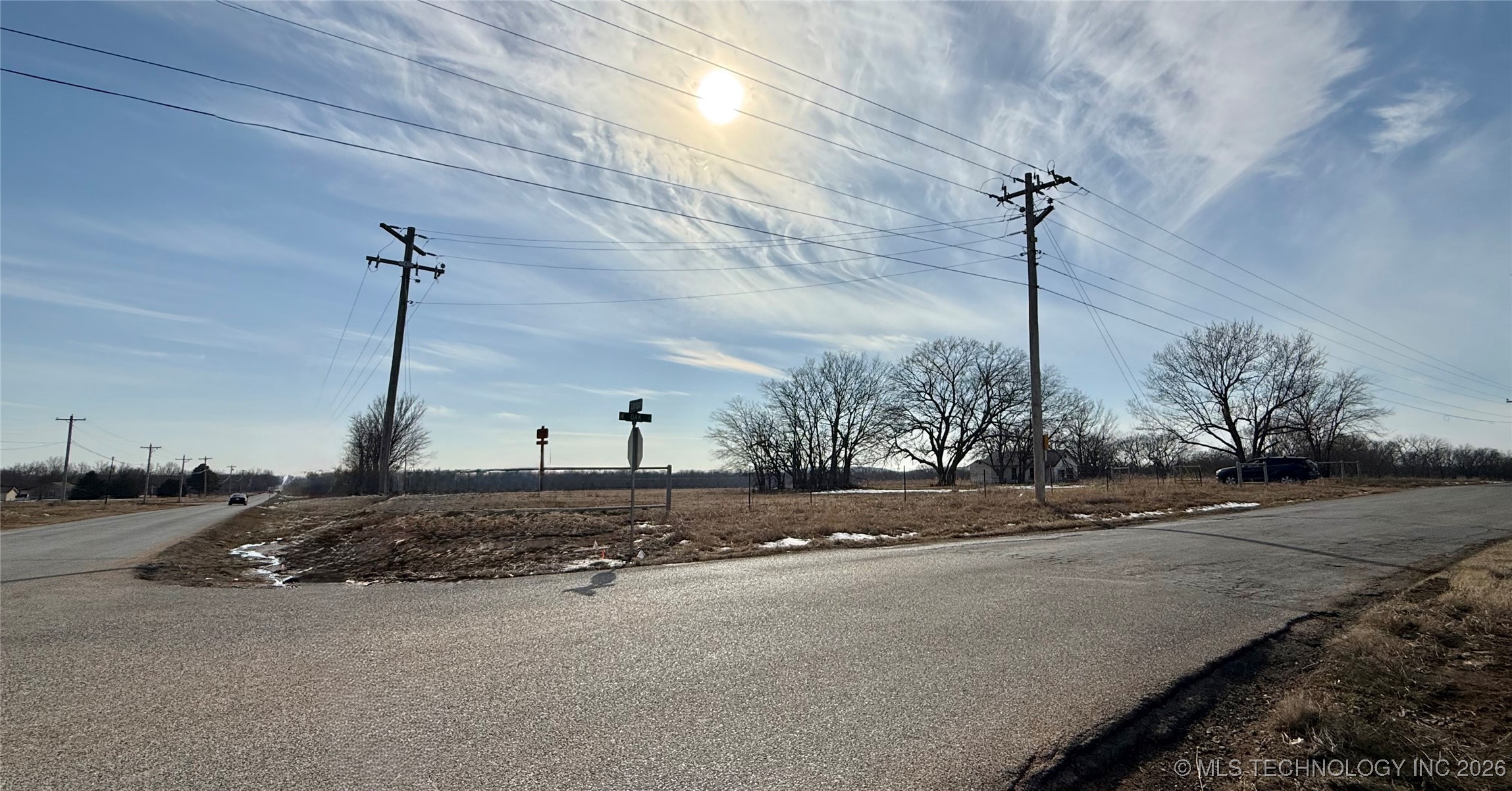 W Oak Street Property Photo 10