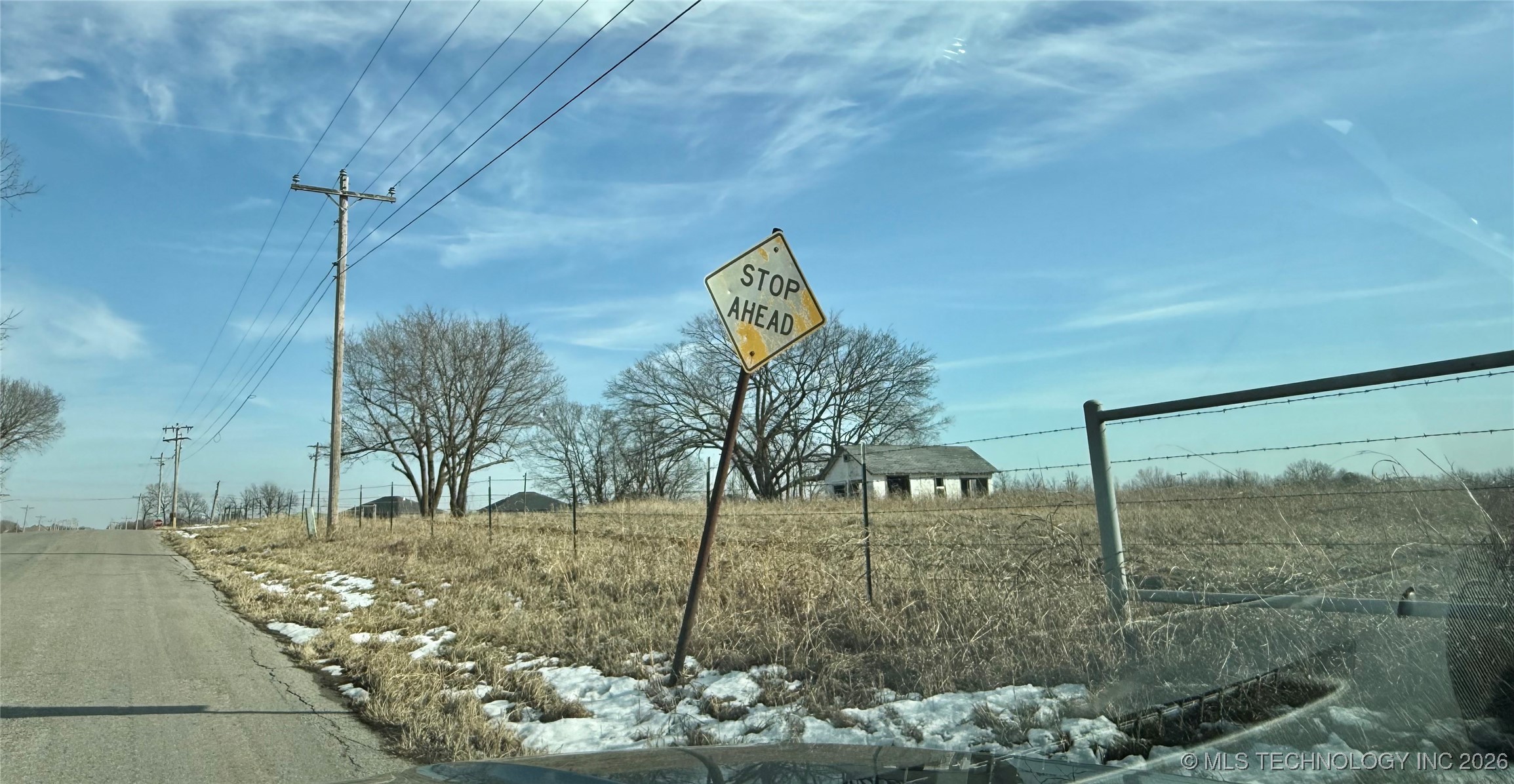 W Oak Street Property Photo 13