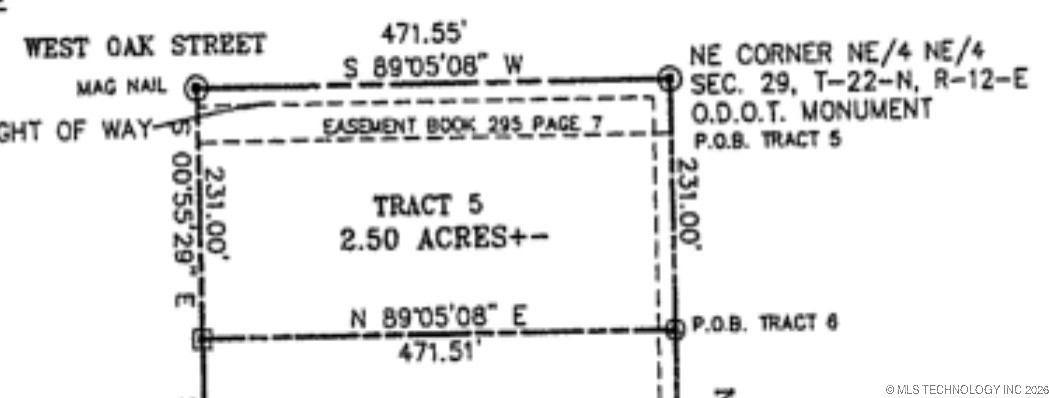 W Oak Street Property Photo 15