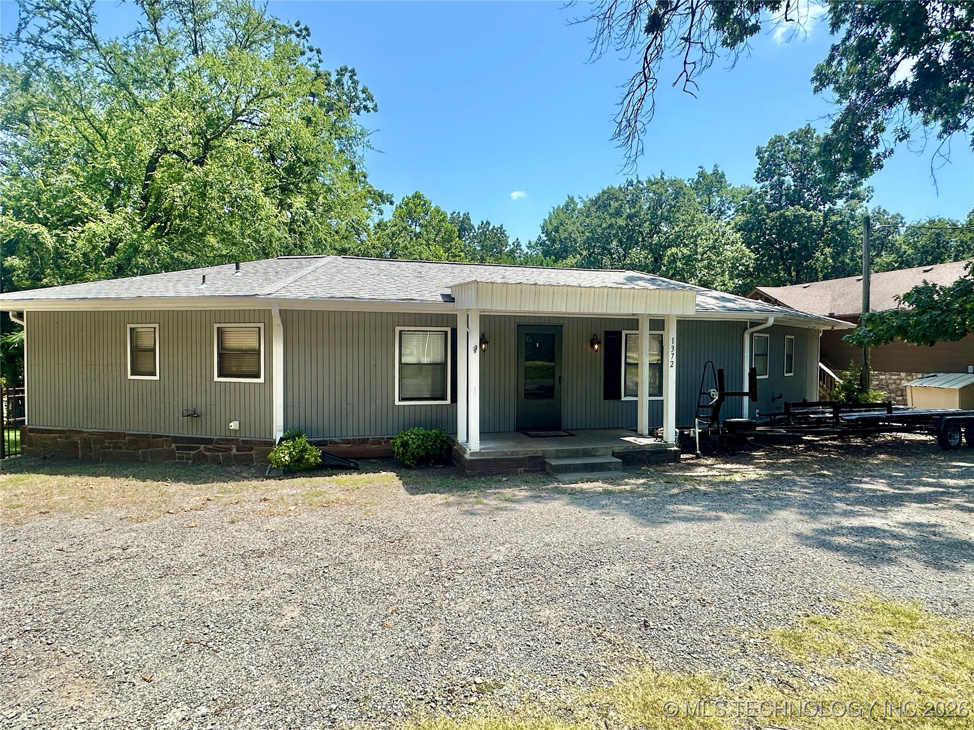 1372 Warren Road Property Photo 2