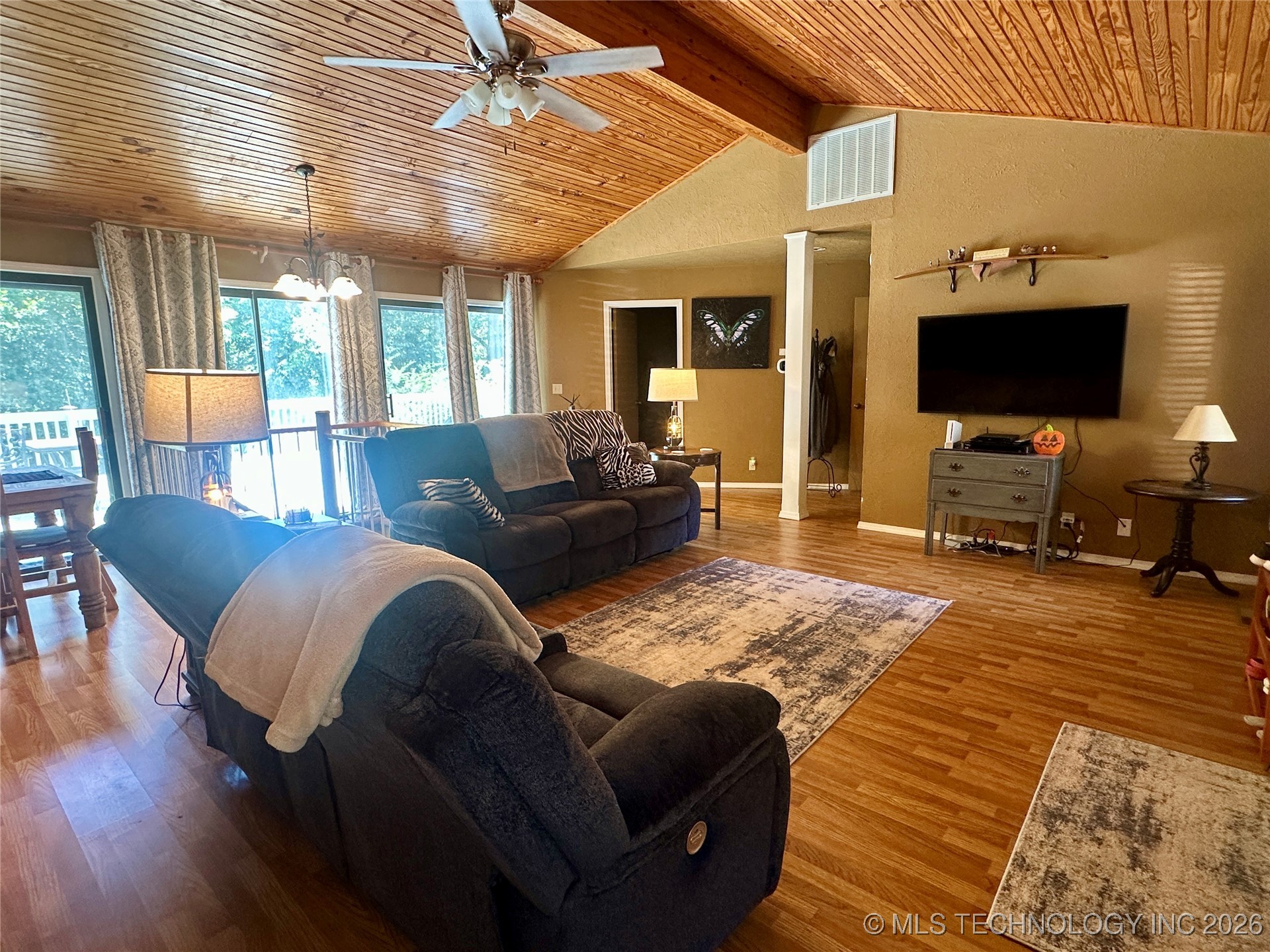 1372 Warren Road Property Photo 6