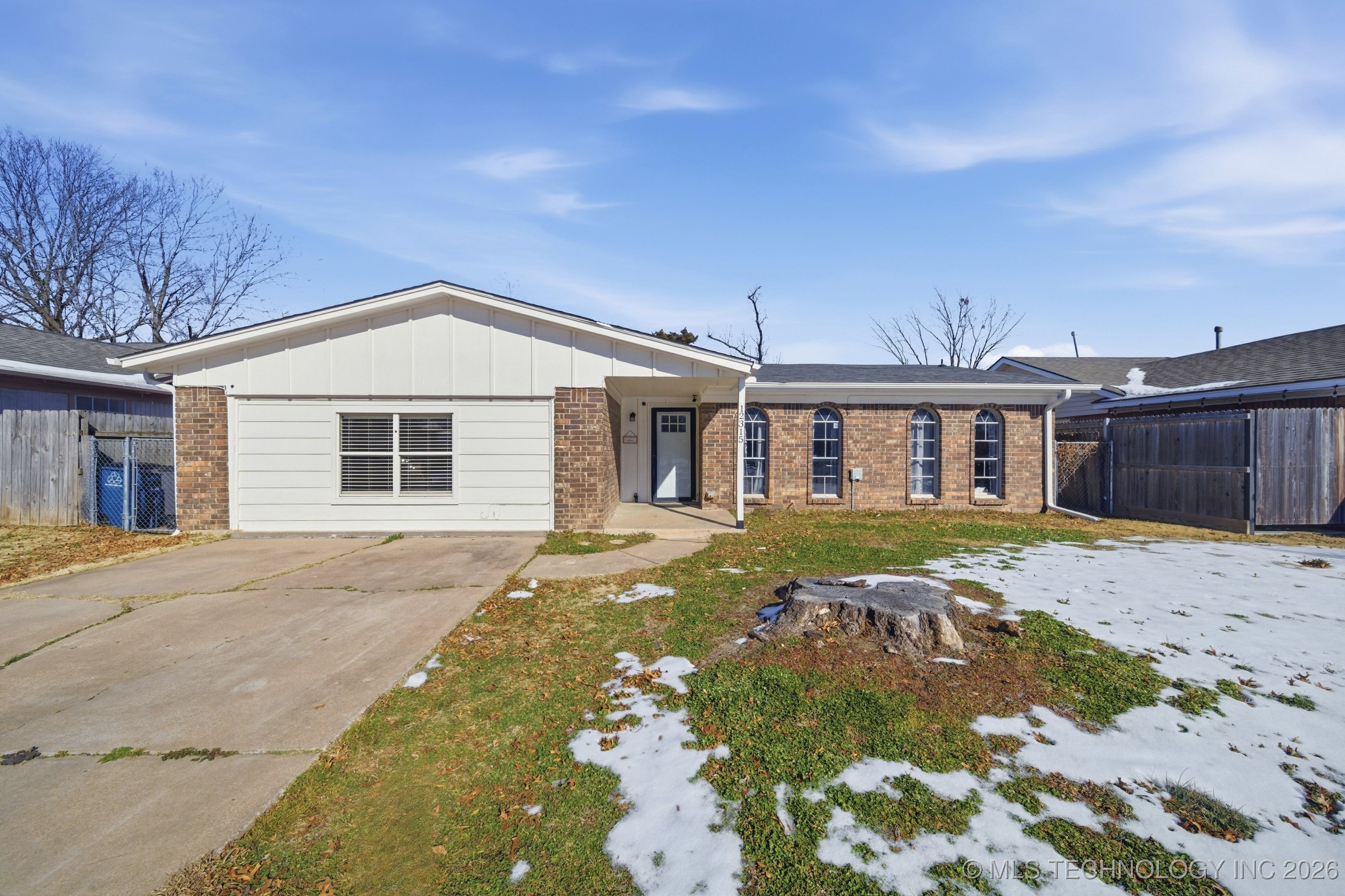 12315 E 24th Street Property Photo 1