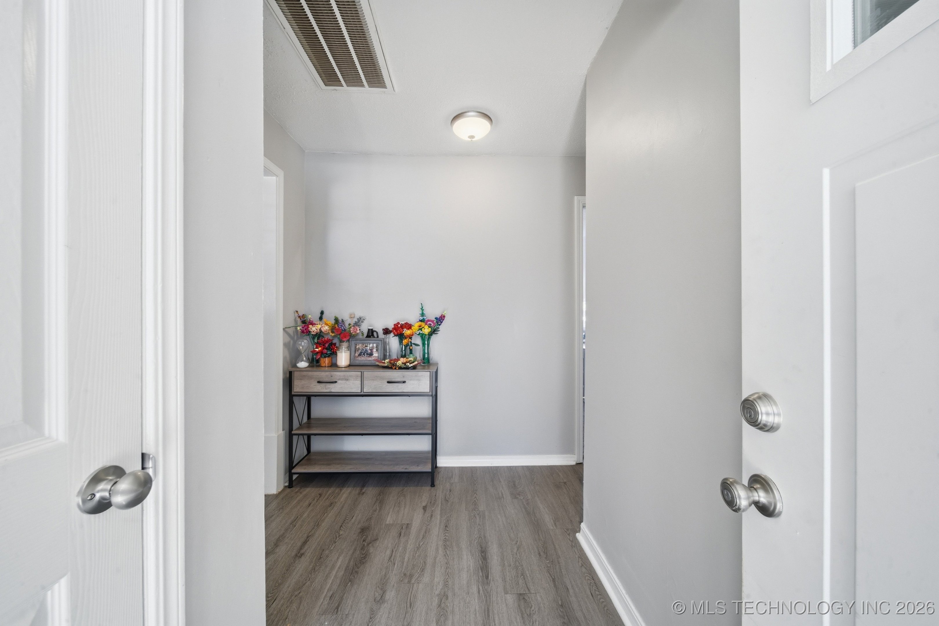 12315 E 24th Street Property Photo 5