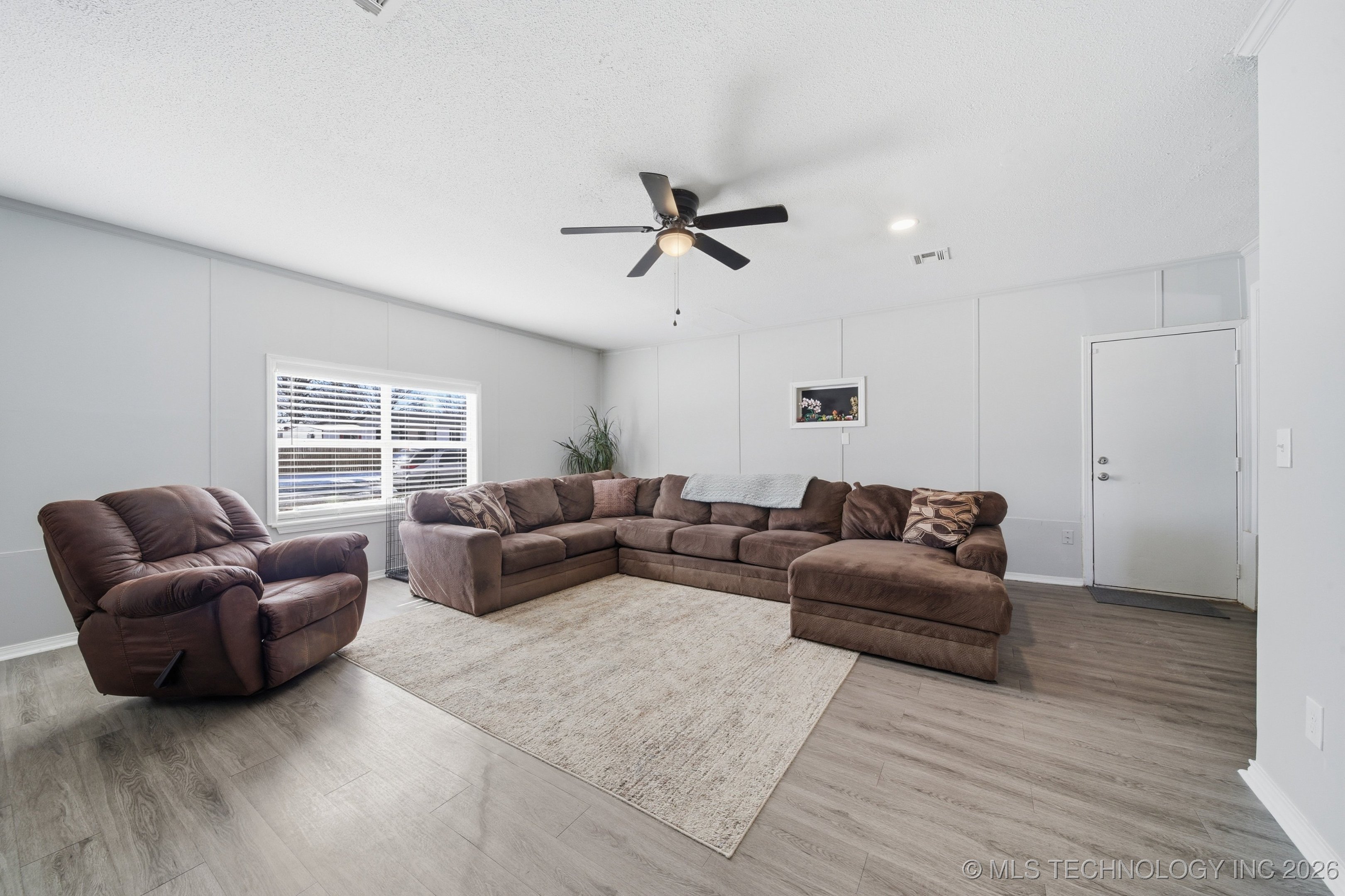 12315 E 24th Street Property Photo 6