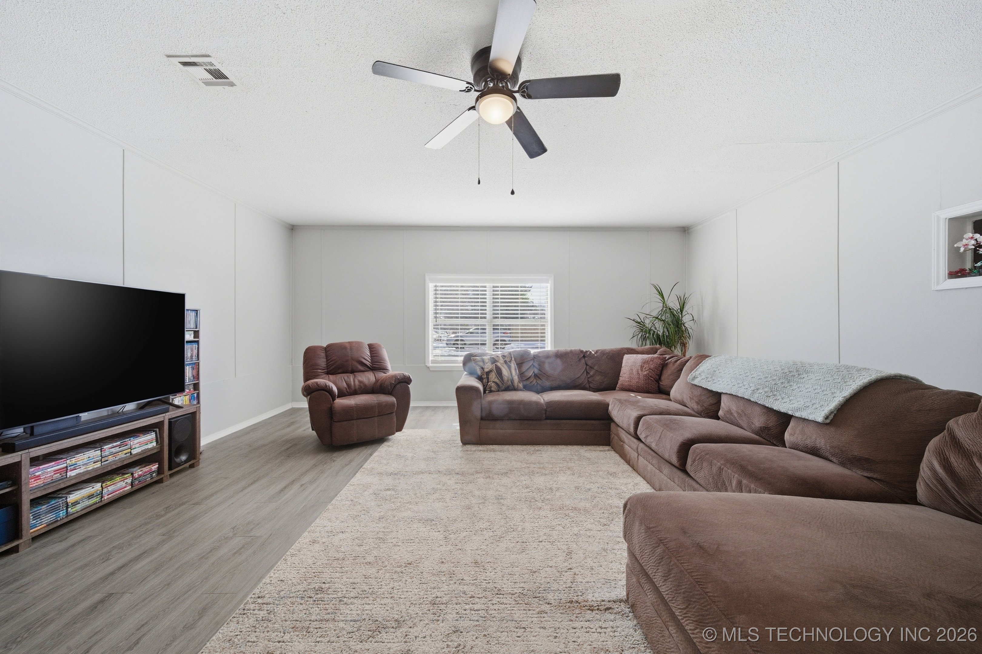 12315 E 24th Street Property Photo 7