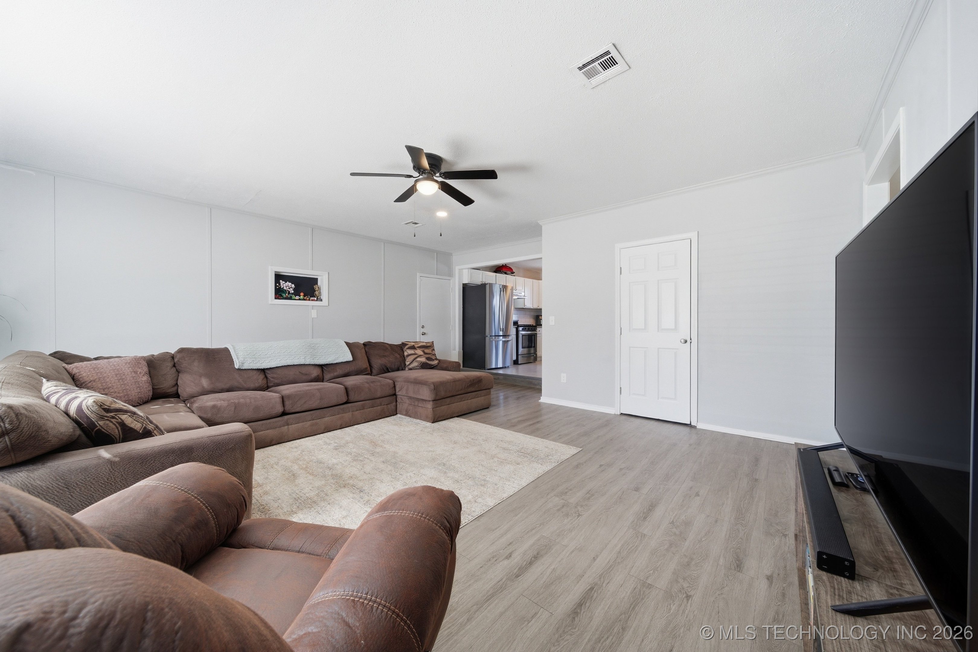 12315 E 24th Street Property Photo 8