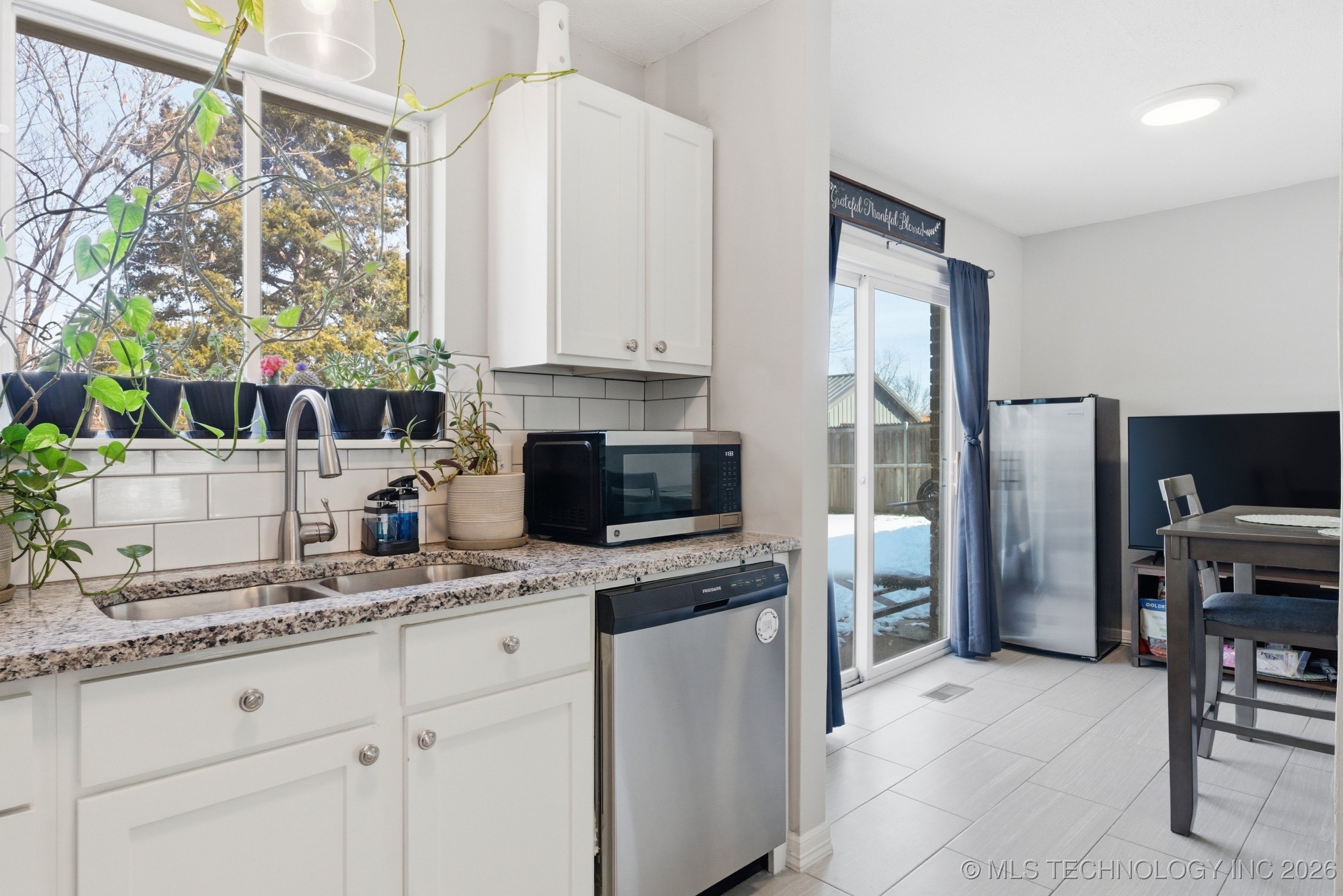 12315 E 24th Street Property Photo 14