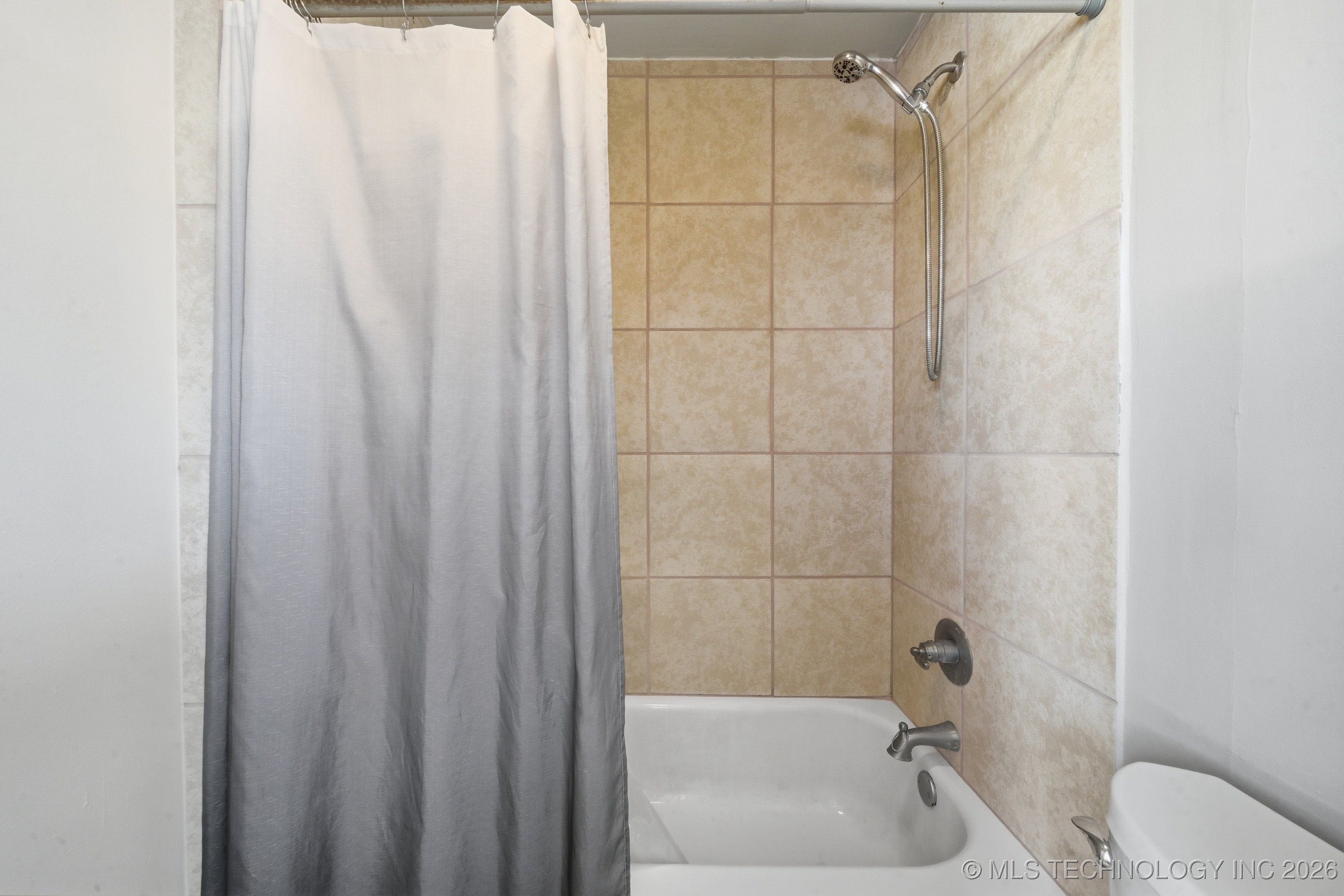 12315 E 24th Street Property Photo 19