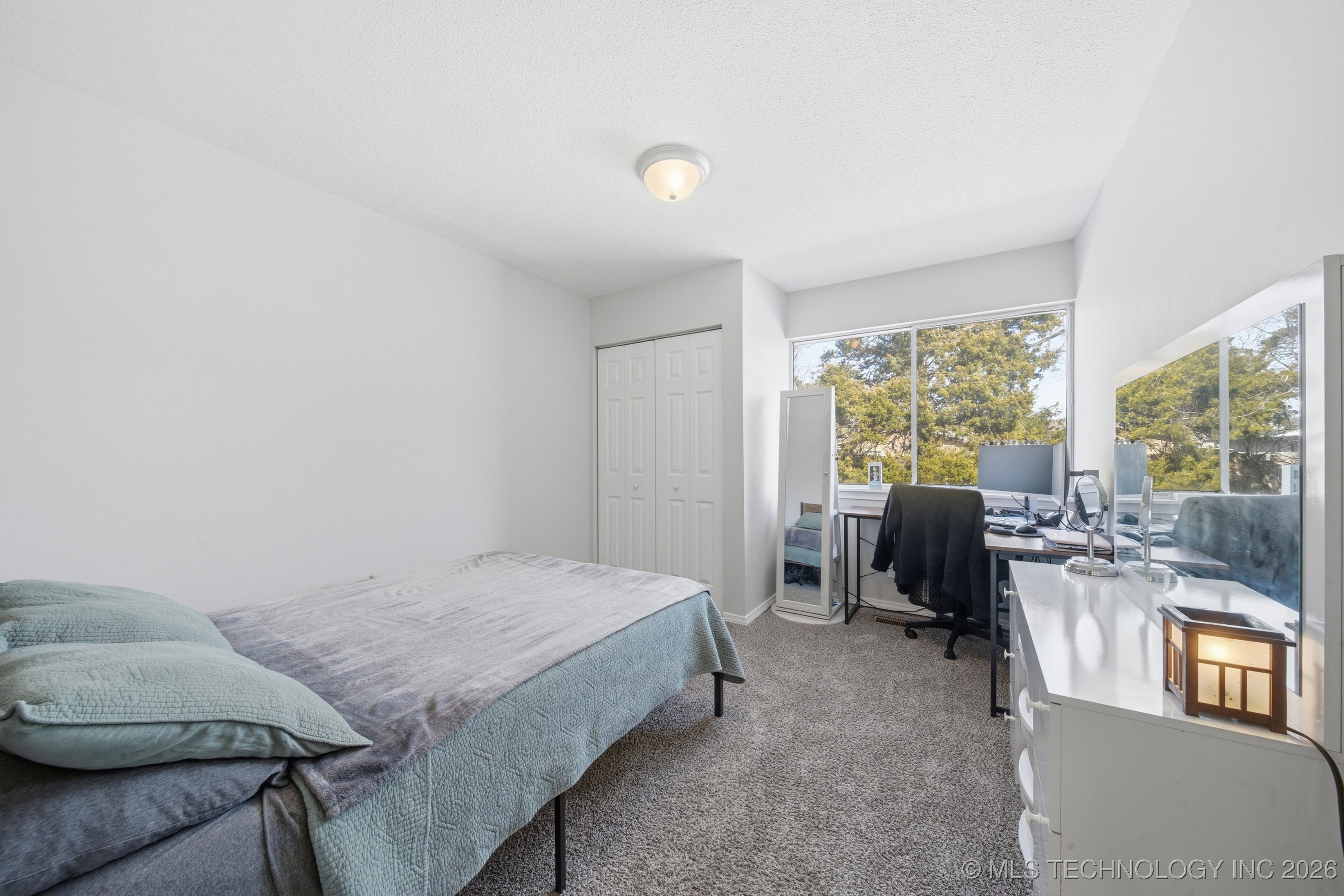 12315 E 24th Street Property Photo 23