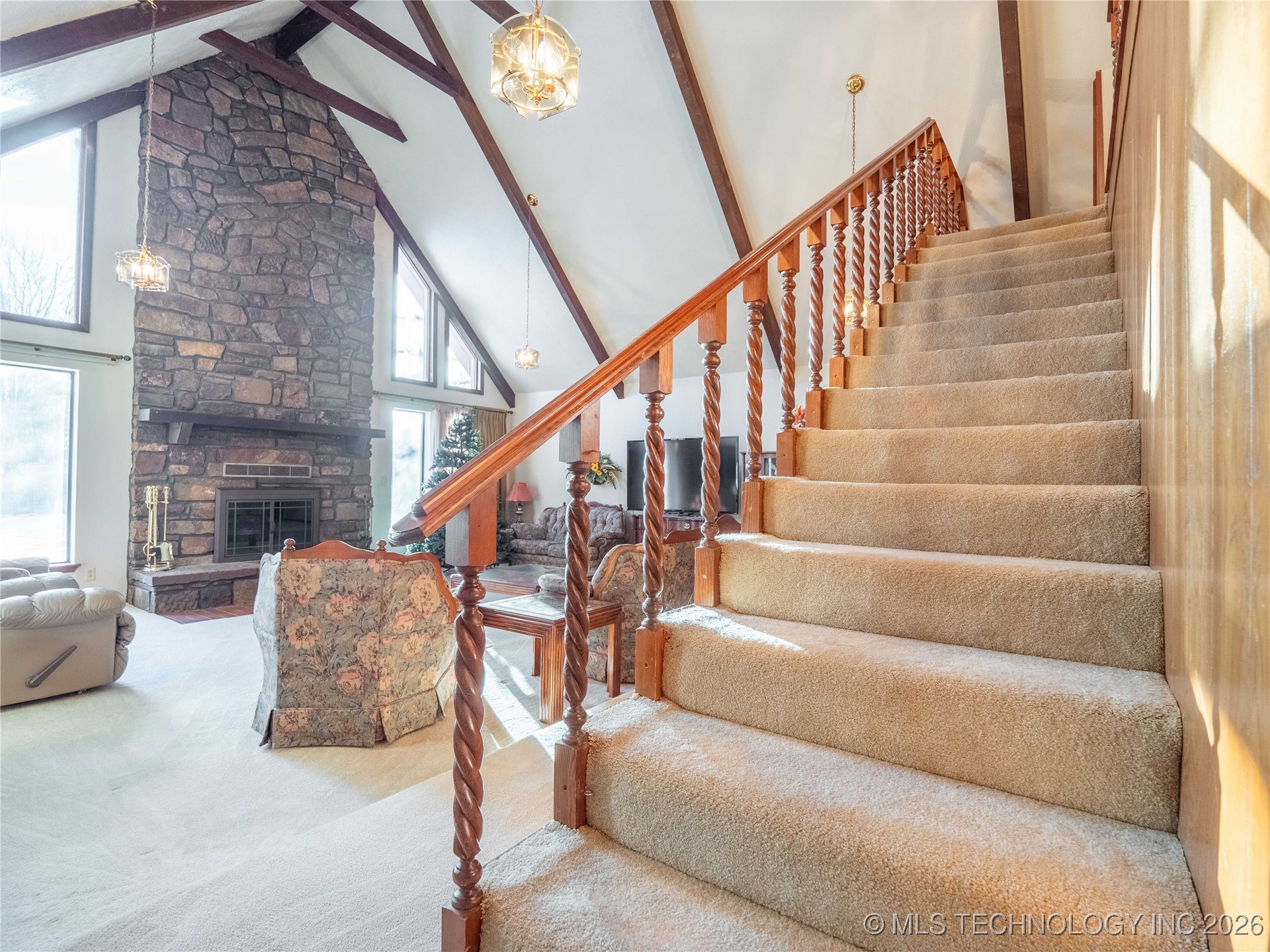 2909 N Hickory Property Photo 4