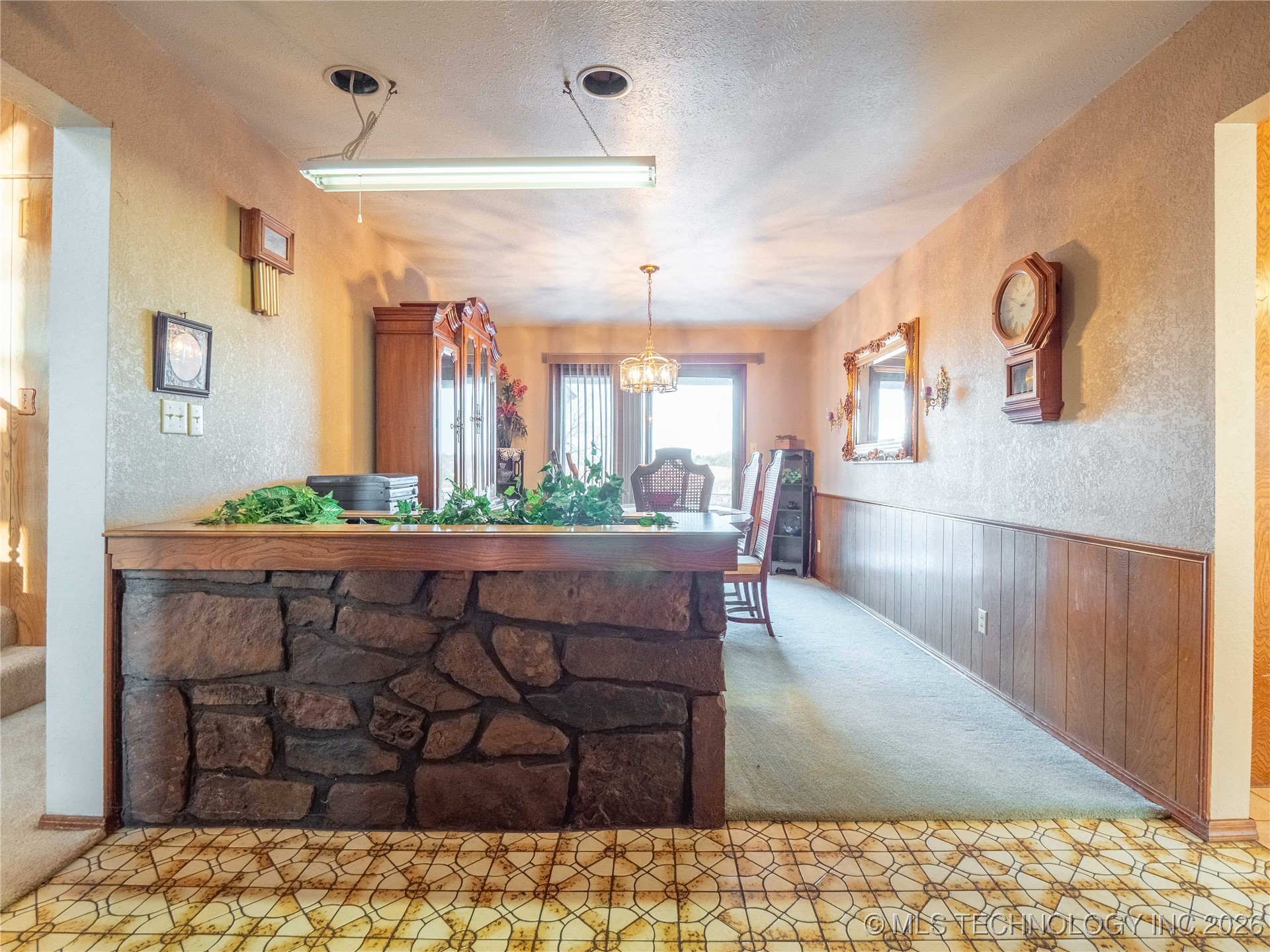 2909 N Hickory Property Photo 10